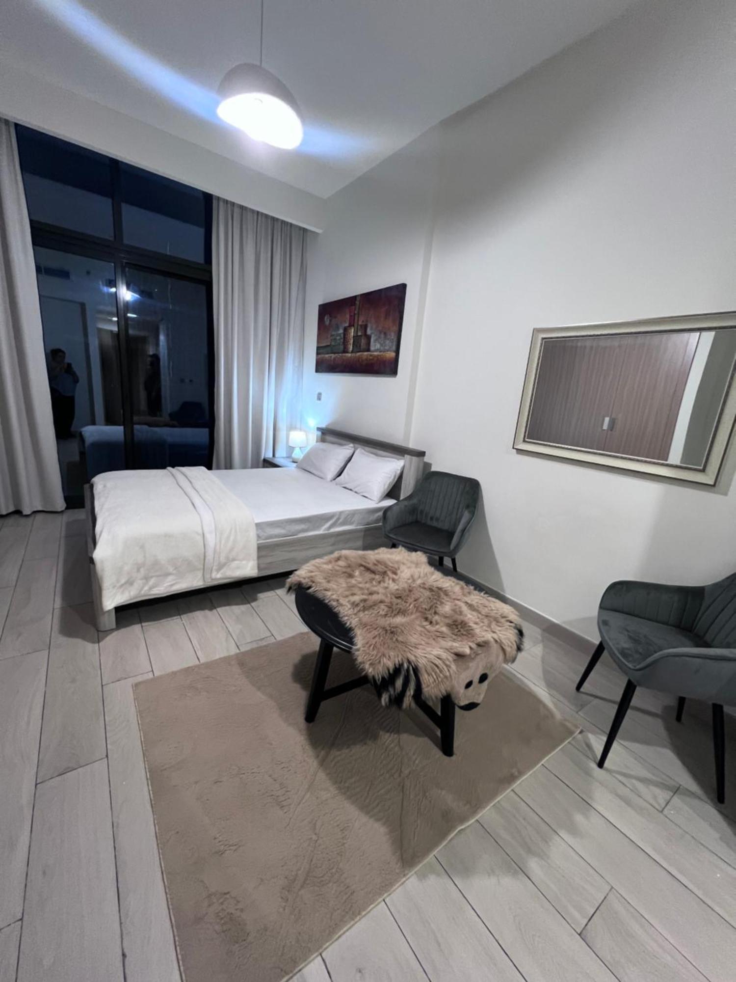 Azizi Riviera Apartment