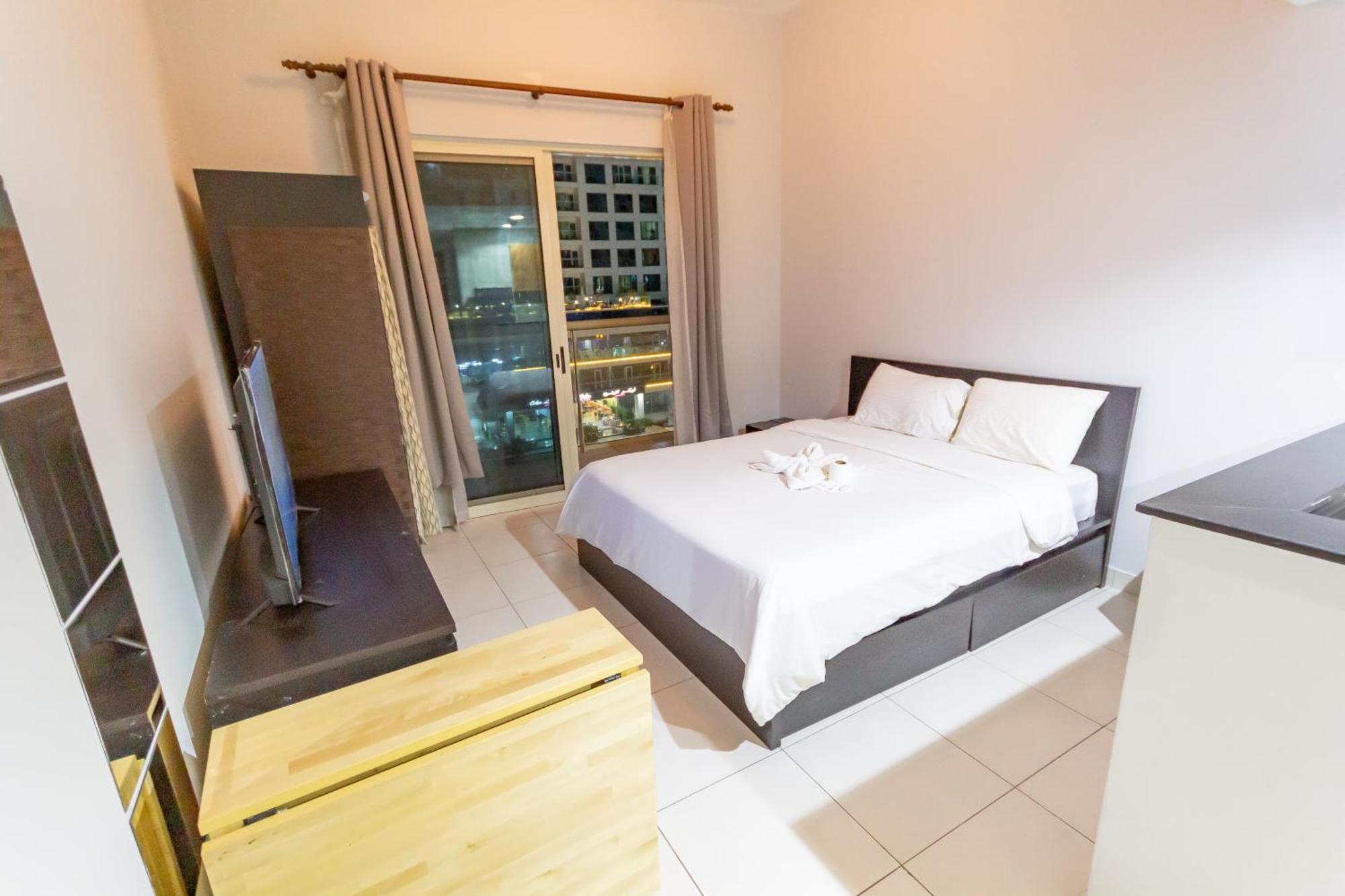 Deluxe For Rent At Marina View Towers *