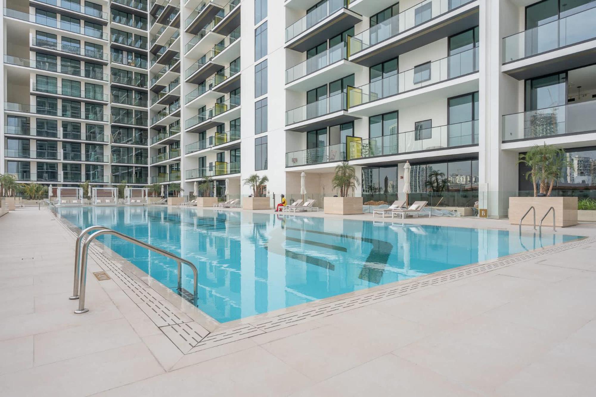 Well-furnished And Luxurious In Jvc *