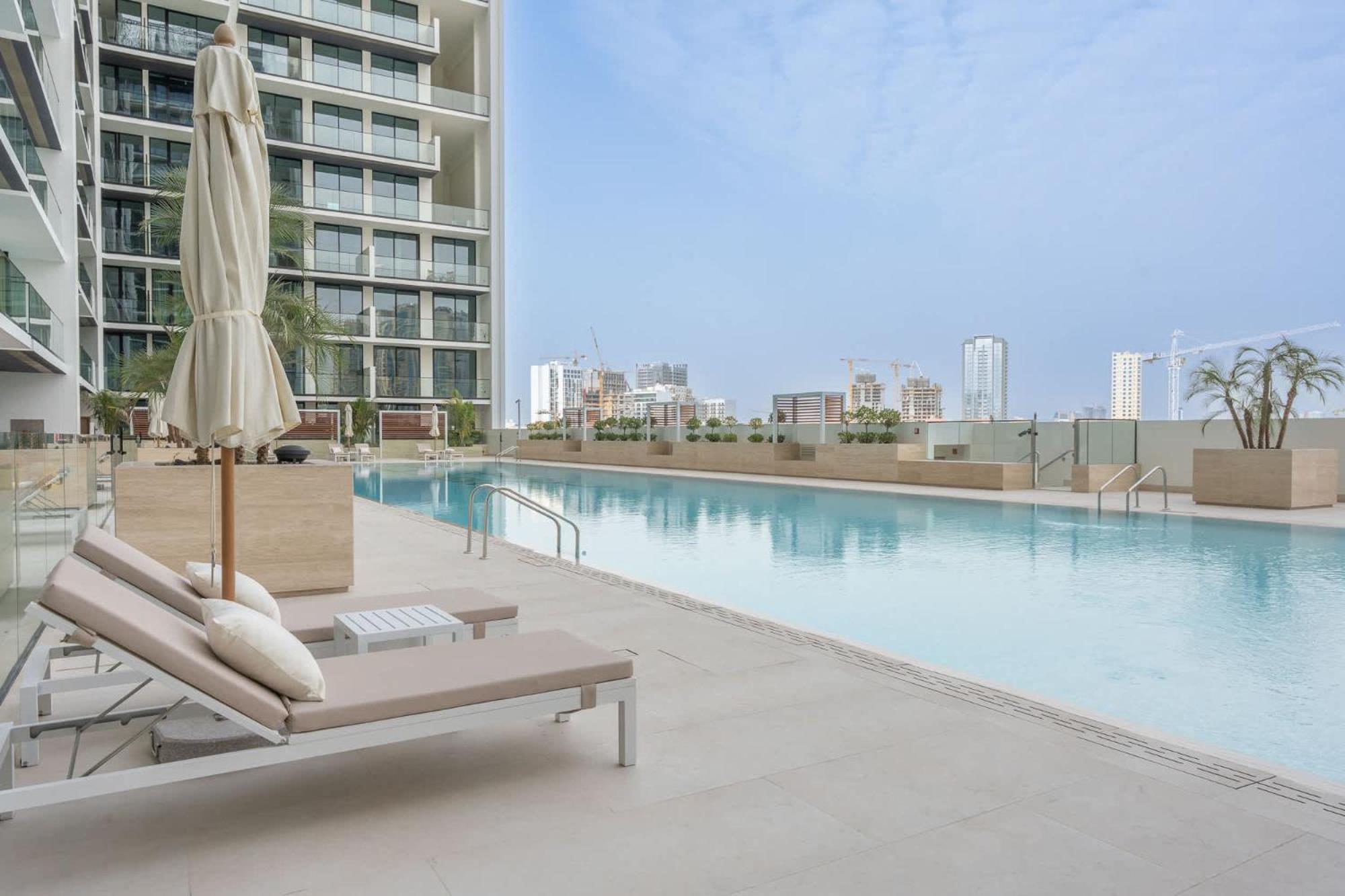 Well-furnished And Luxurious In Jvc Apartment *