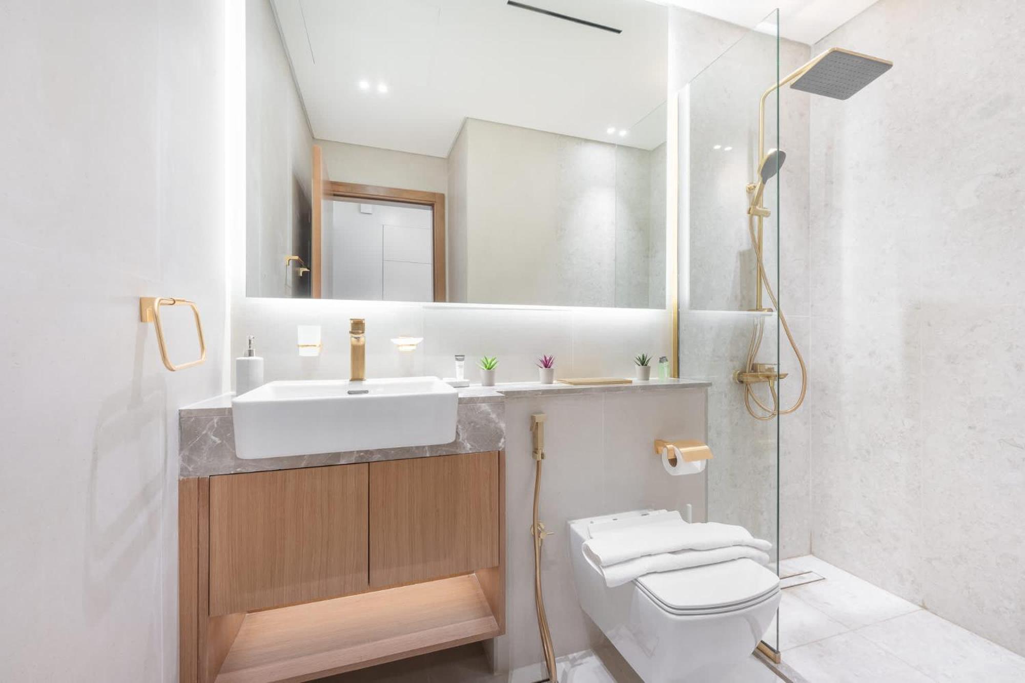 Well-furnished And Luxurious In Jvc Apartment *
