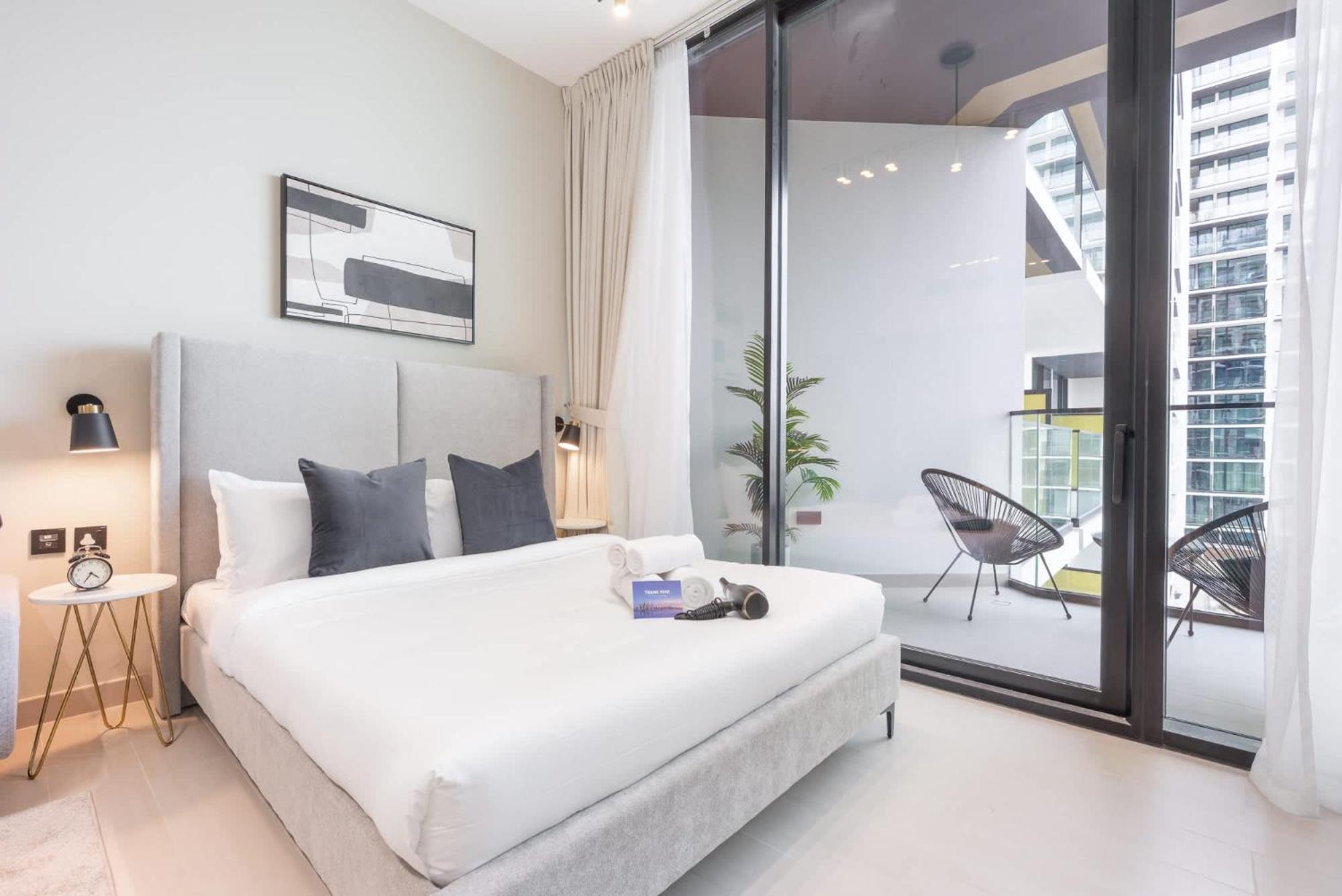 Well-furnished And Luxurious In Jvc *