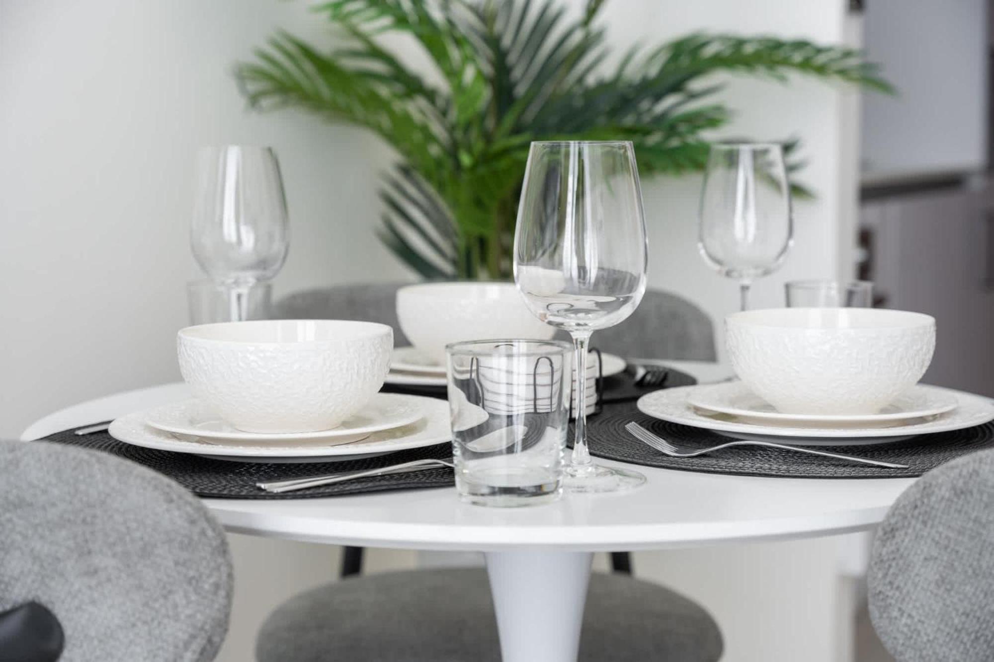 Apartment Well-furnished And Luxurious In Jvc *