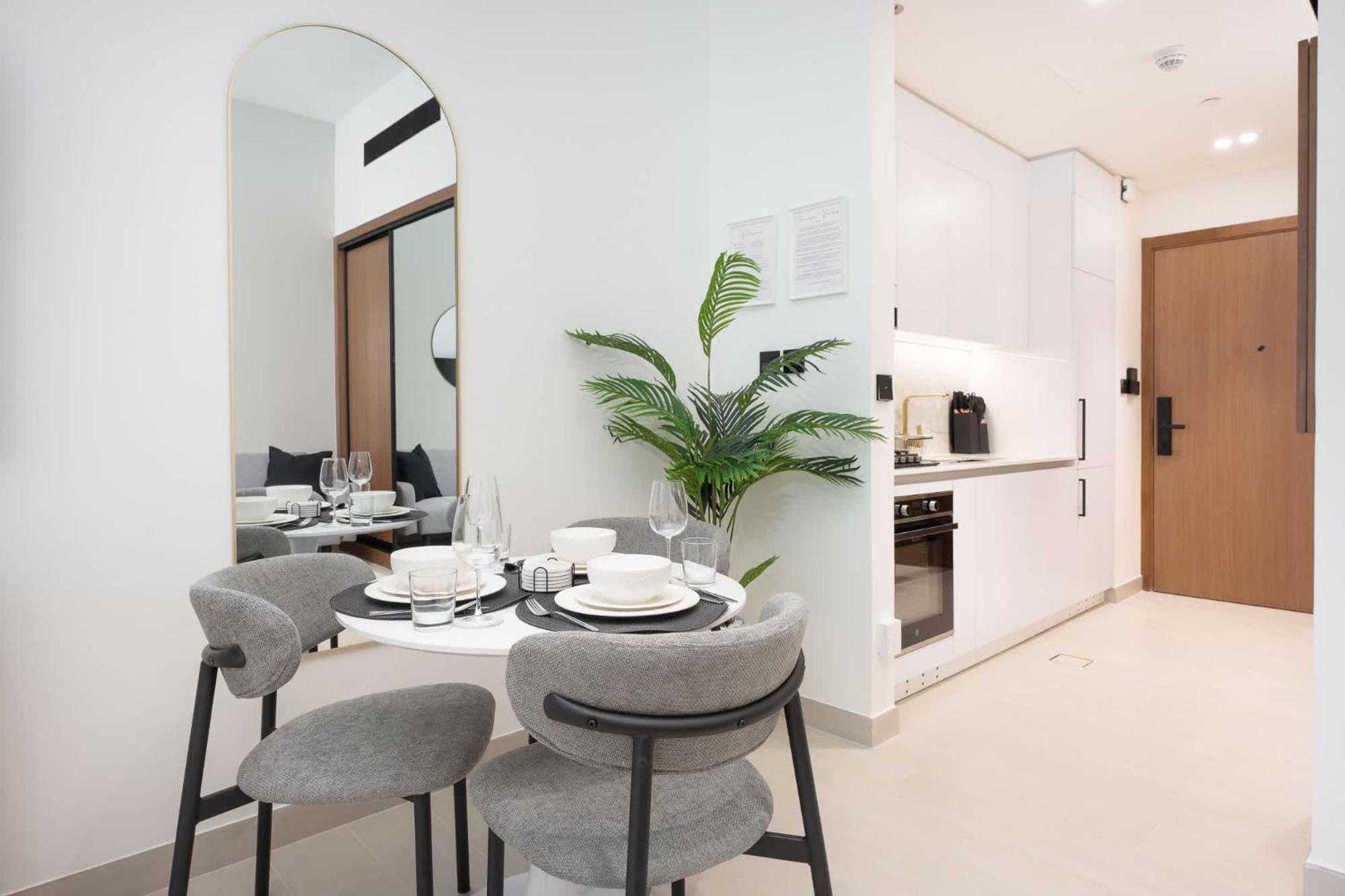 Apartment Well-furnished And Luxurious In Jvc *