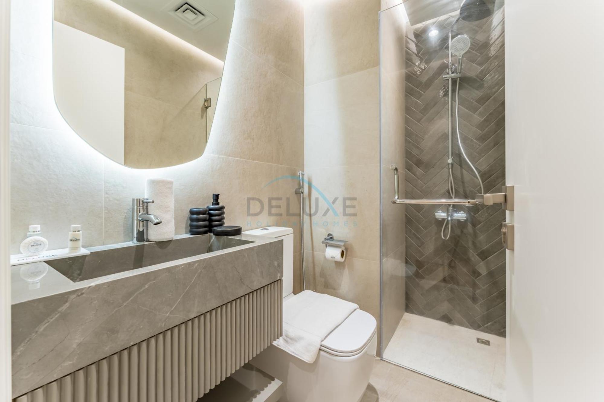 Upgraded 2br With Partial Sea And Views Near The Beach, Elite Residence, Marina By Deluxe Homes Apartment