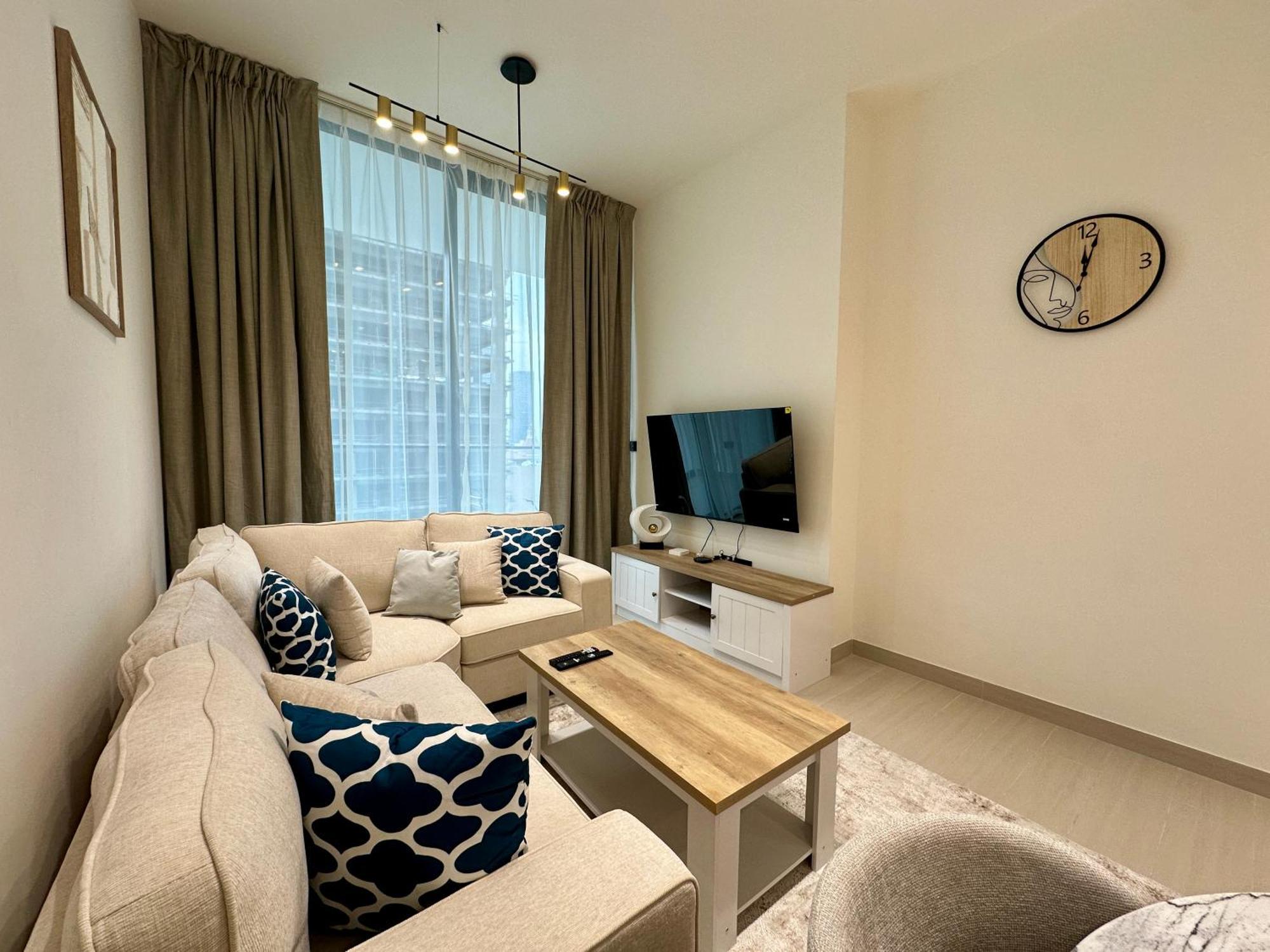 Apartment Stylish 1br In Binghatti Amber