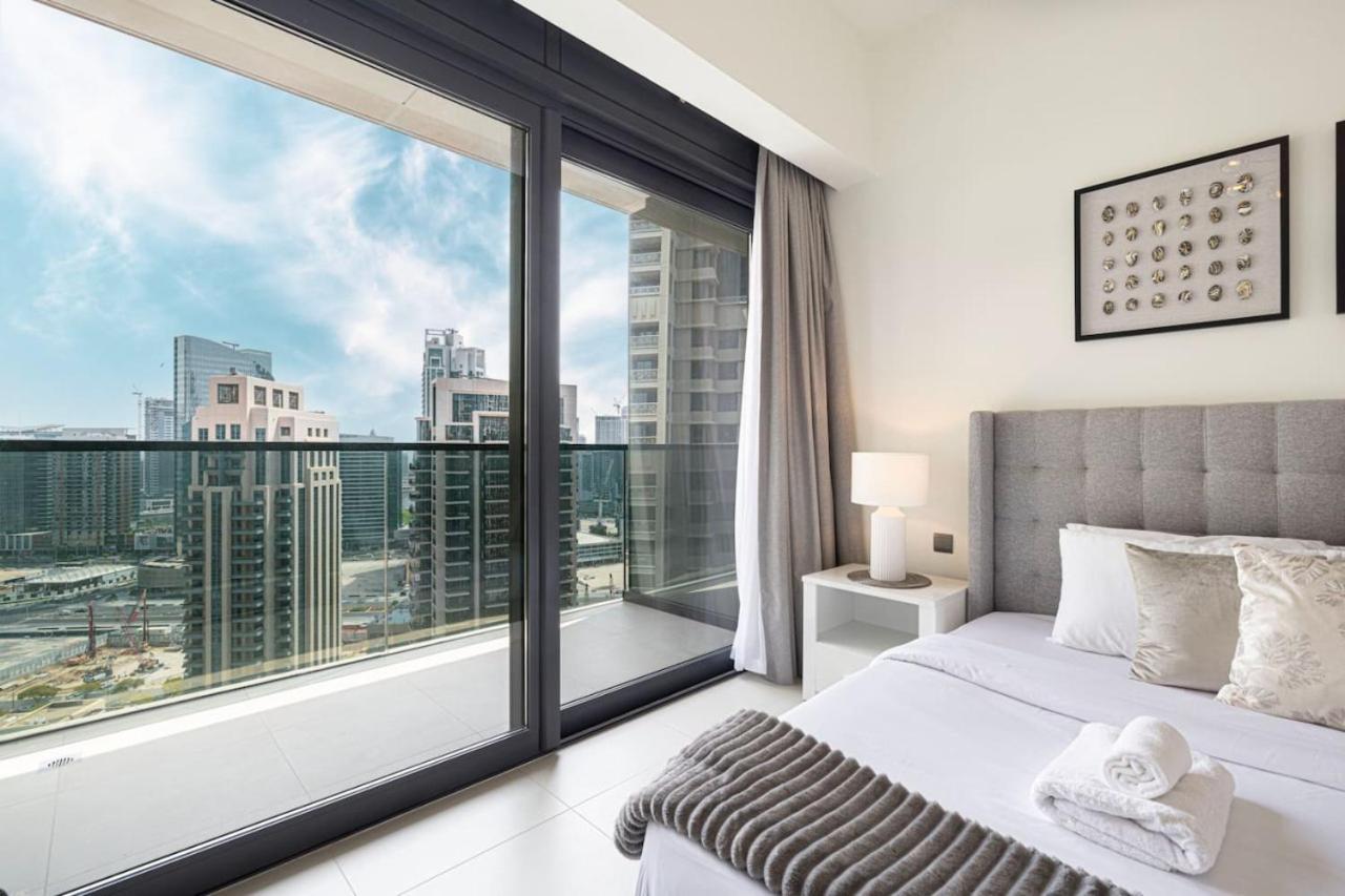Modern 2br Steps From Mall Apartment *