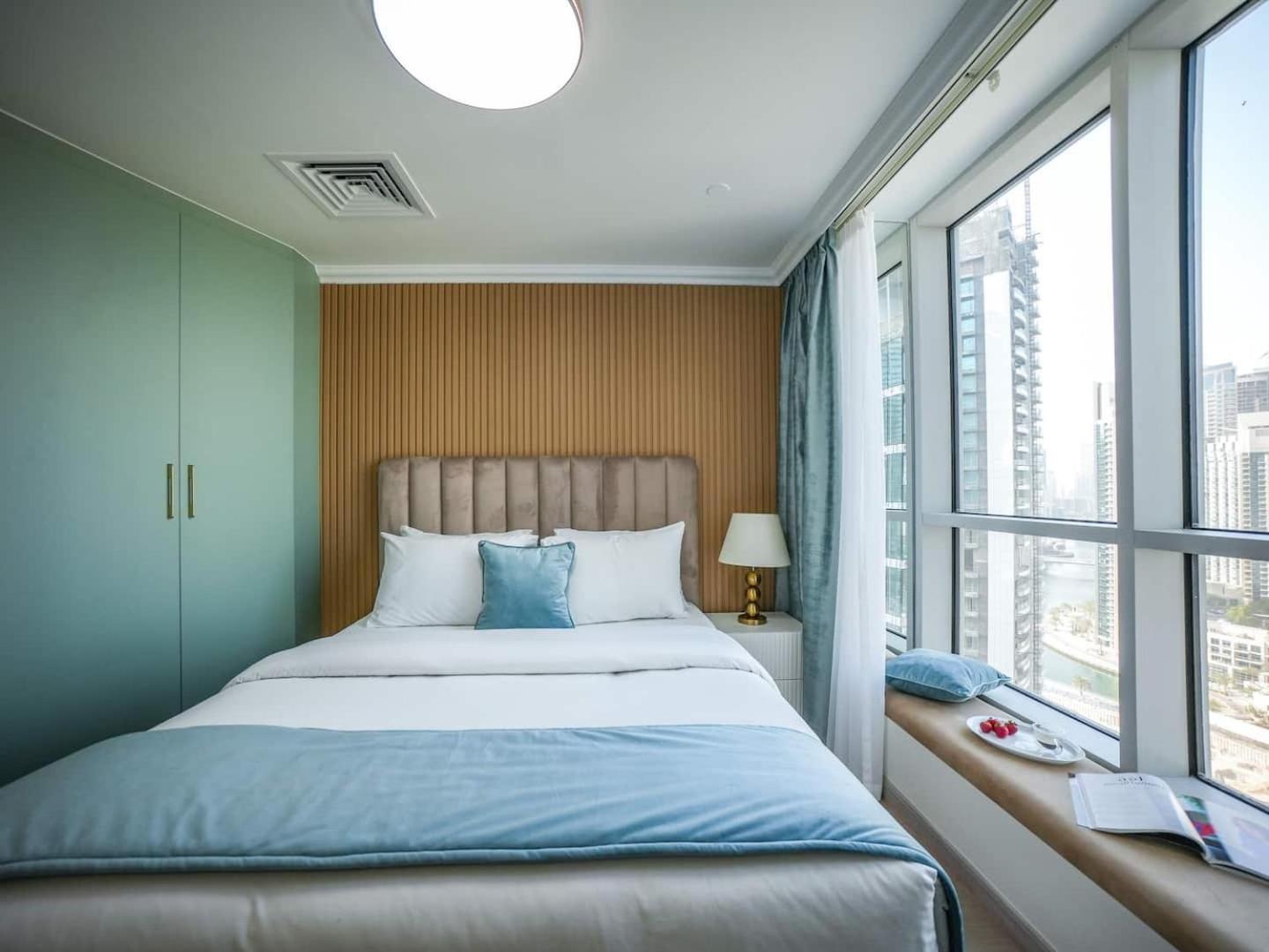 Deluxe 3 Bedroom With Marina & Sea View Dubai