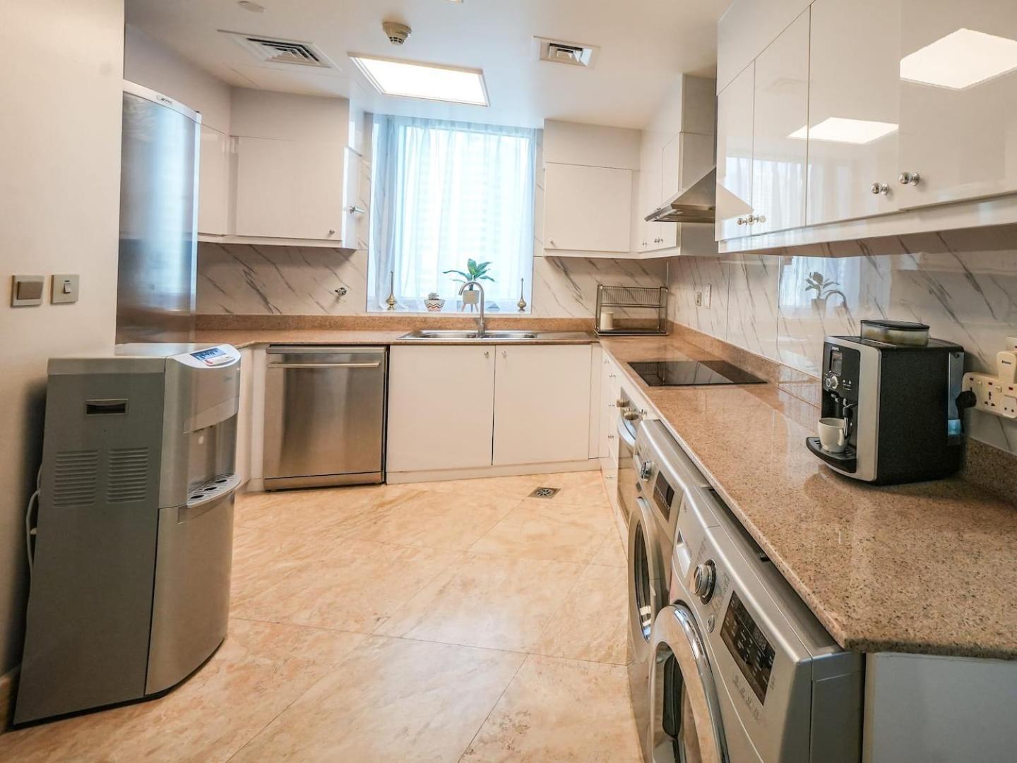 Daire Deluxe 3 Bedroom With Marina & Sea View