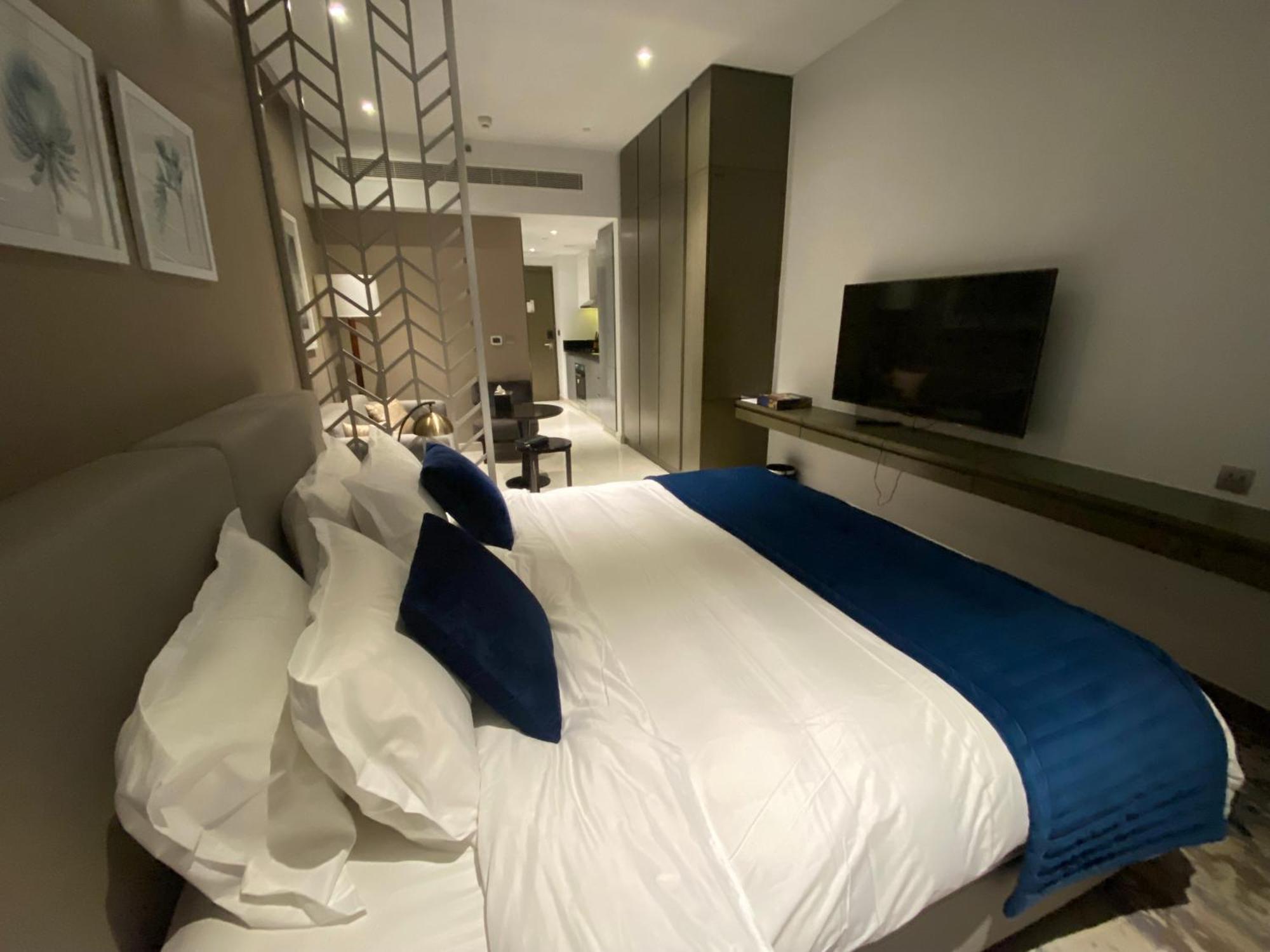 Apartment Phineek Homes Luxury With Canal View Damac Maison Prive Business Bay