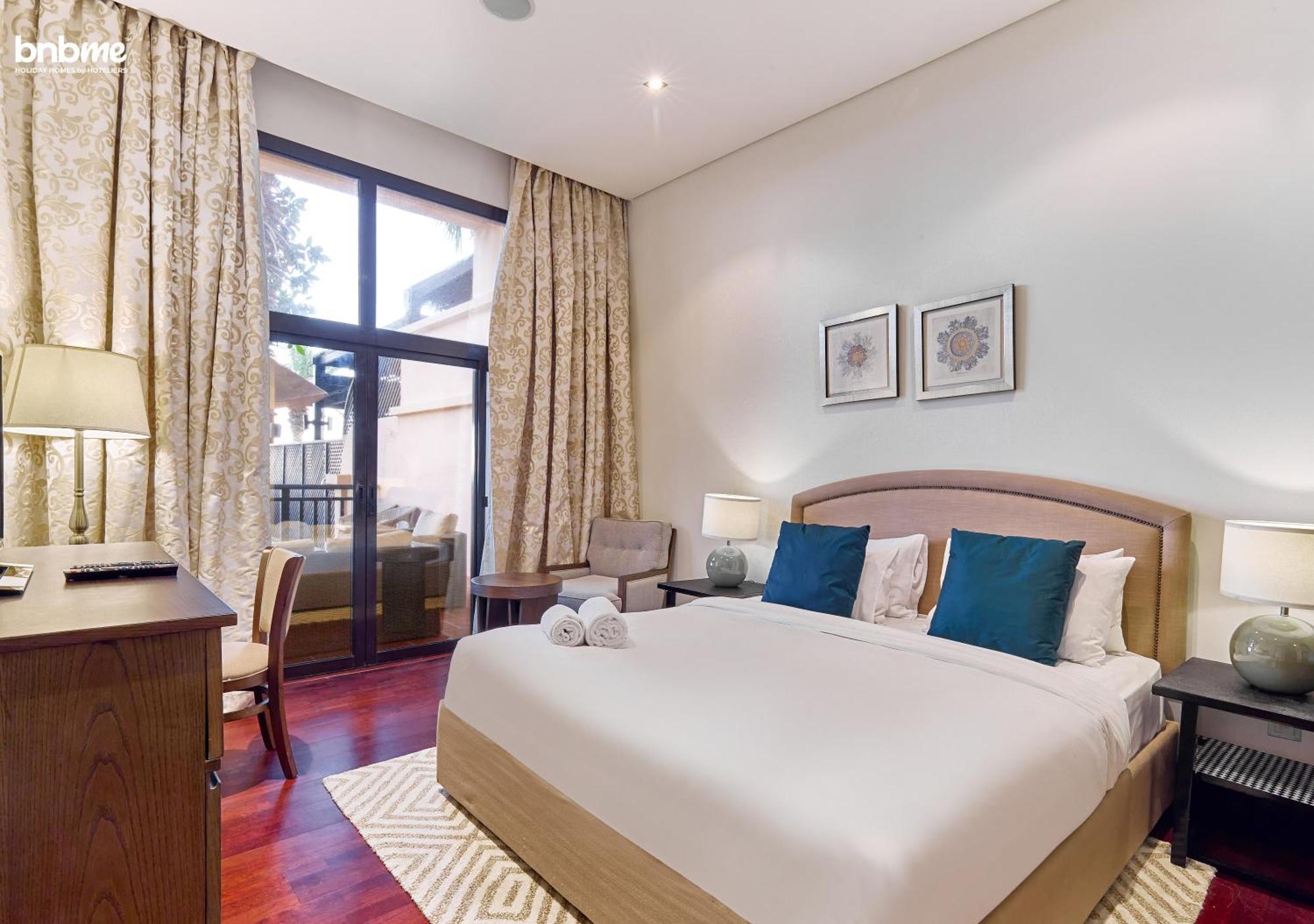 Bnbmehomes Style Living With Access Dubai