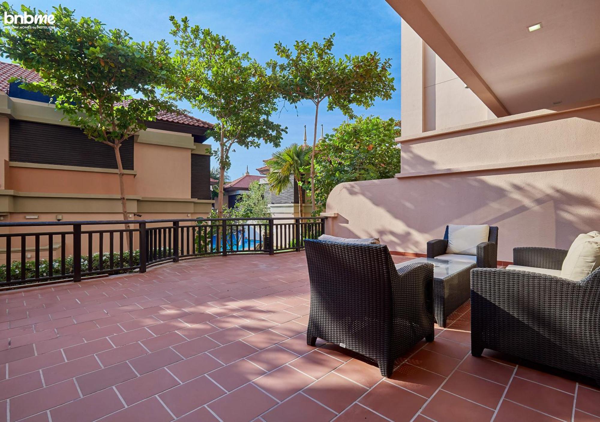 Bnbmehomes Style Living With Access Dubai