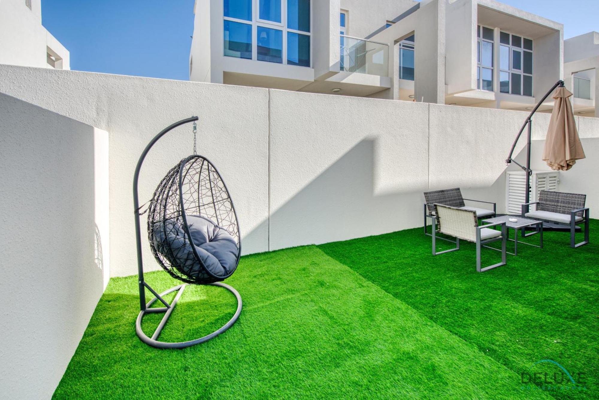 Restful 3br Townhouse At Damac Hills 2 Dubailand By Deluxe Homes Apartment