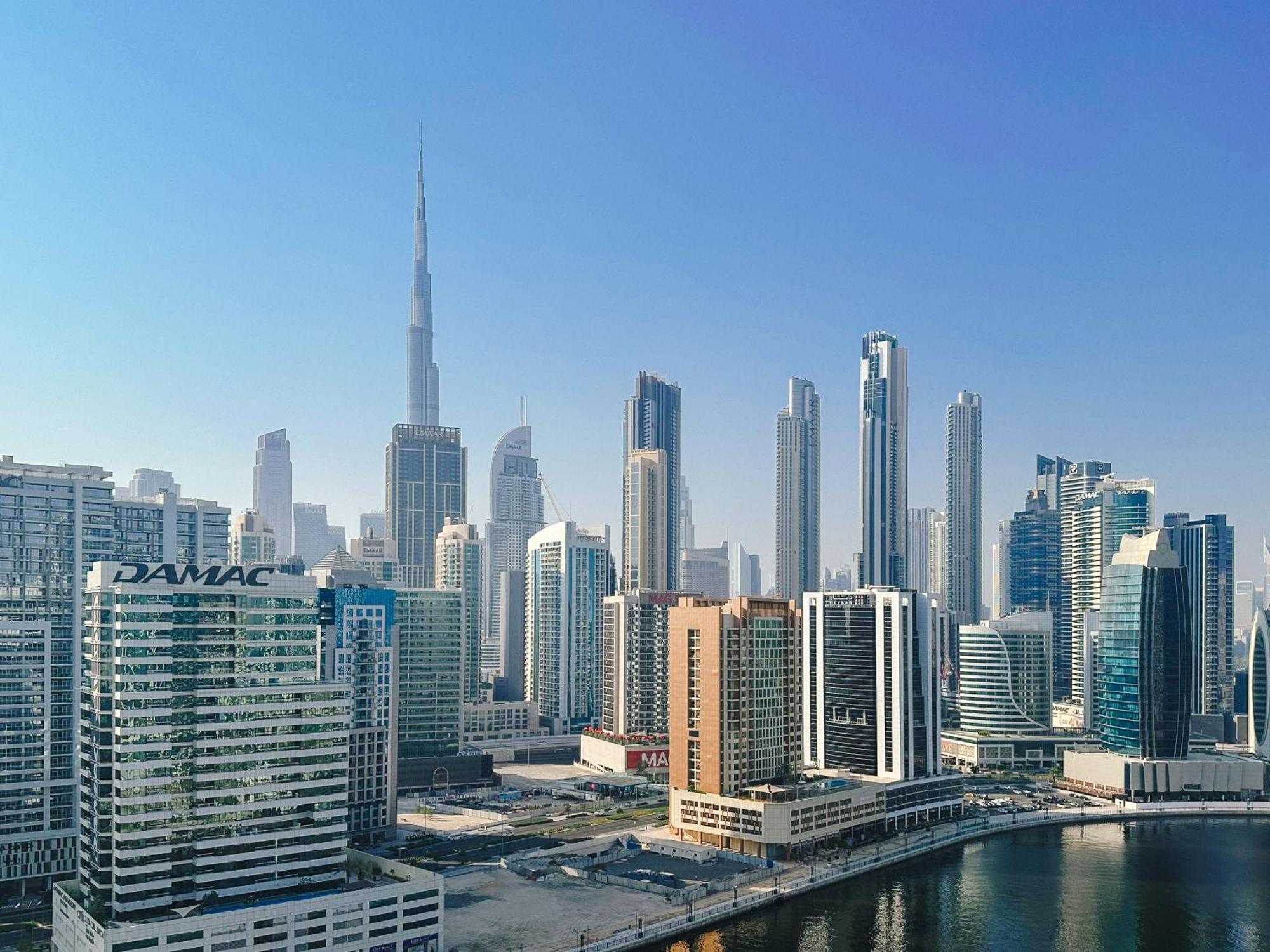 Apartment Waterfront With Burj Khalifa Views In Business Bay Dubai