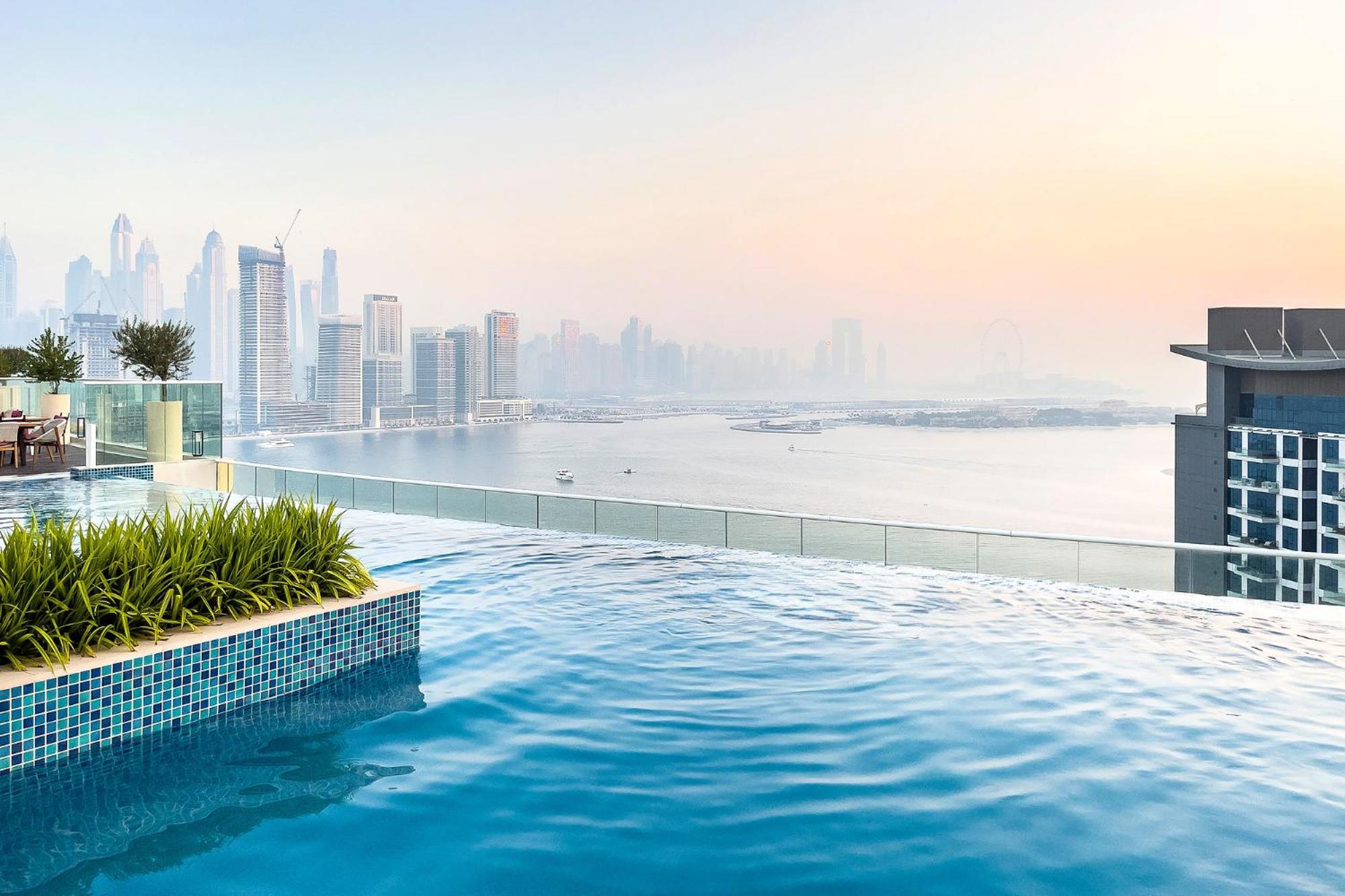Beautiful Seven Palm Apartment