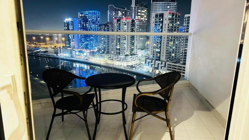 Phineek Homes Luxury With Canal View Damac Maison Prive Business Bay Apartment Dubai