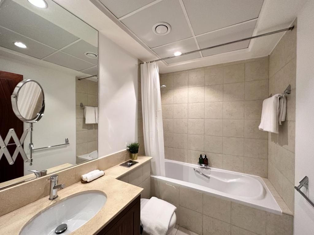 Durrani Homes - Opulent 4br Besides Burj Khalifa & Fountain * Dubai