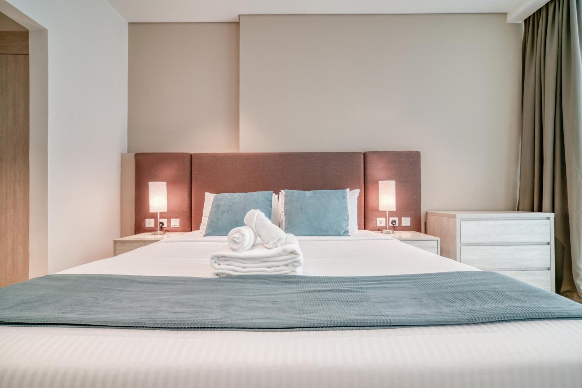 Seven Palm, Palm Jumeirah - Mint