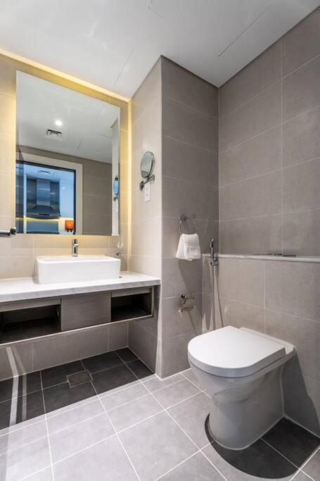 Apartment Phineek Homes Luxury With Canal View Damac Maison Prive Business Bay Dubai
