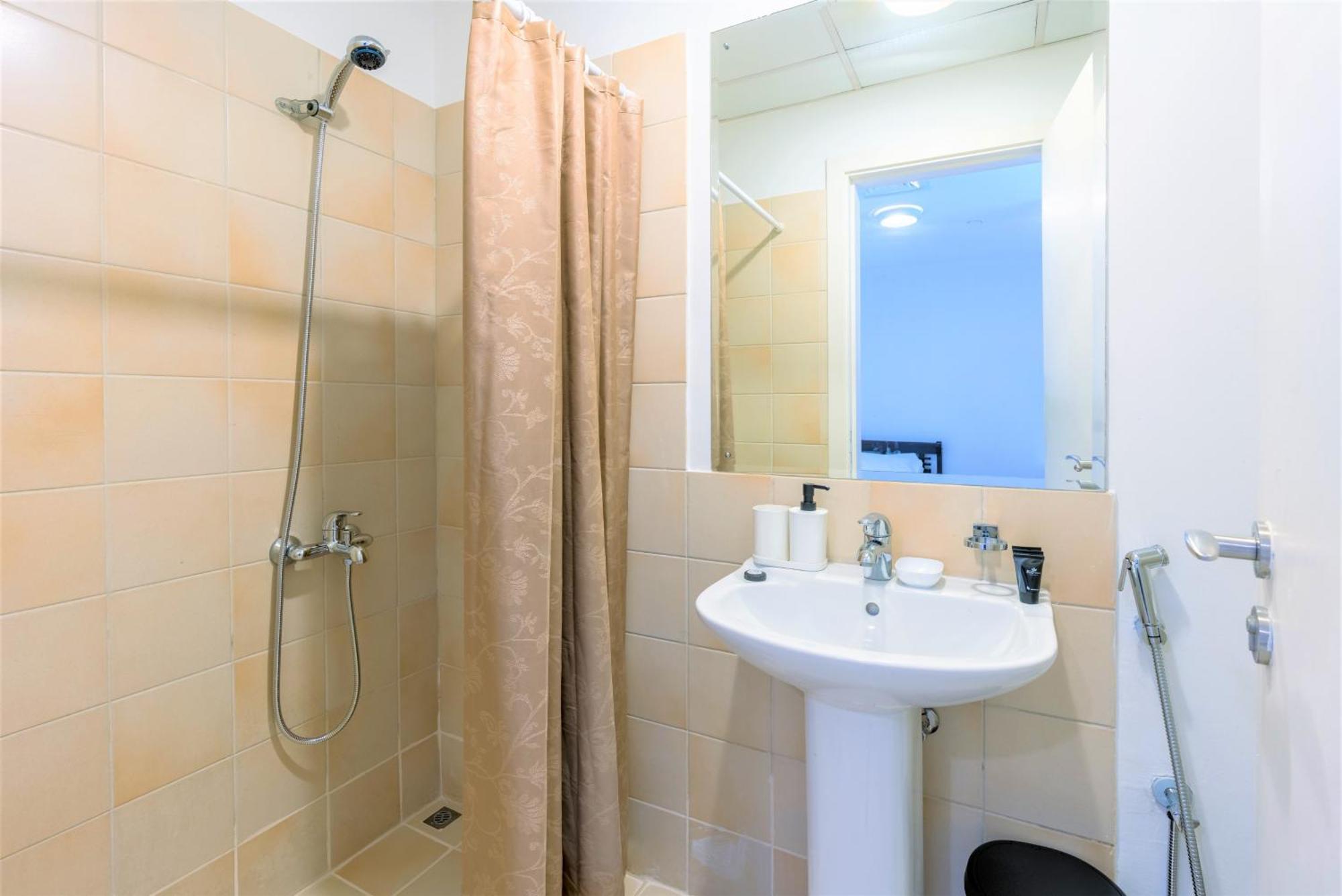 Stunning Front Eye View Jbr Apartment
