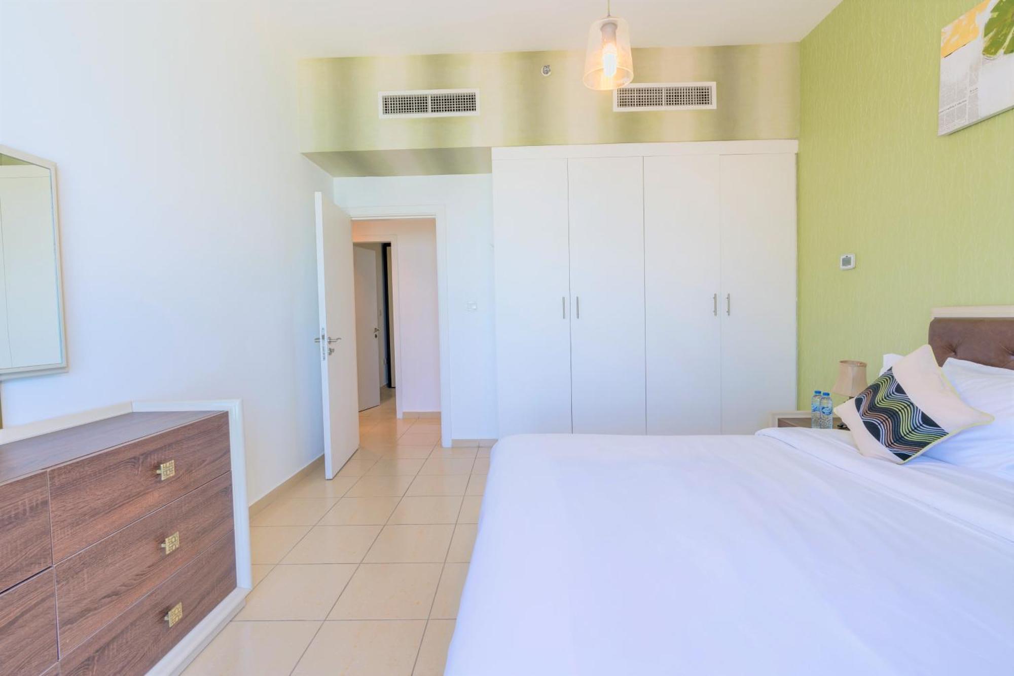 Apartment Stunning Front Eye View Jbr