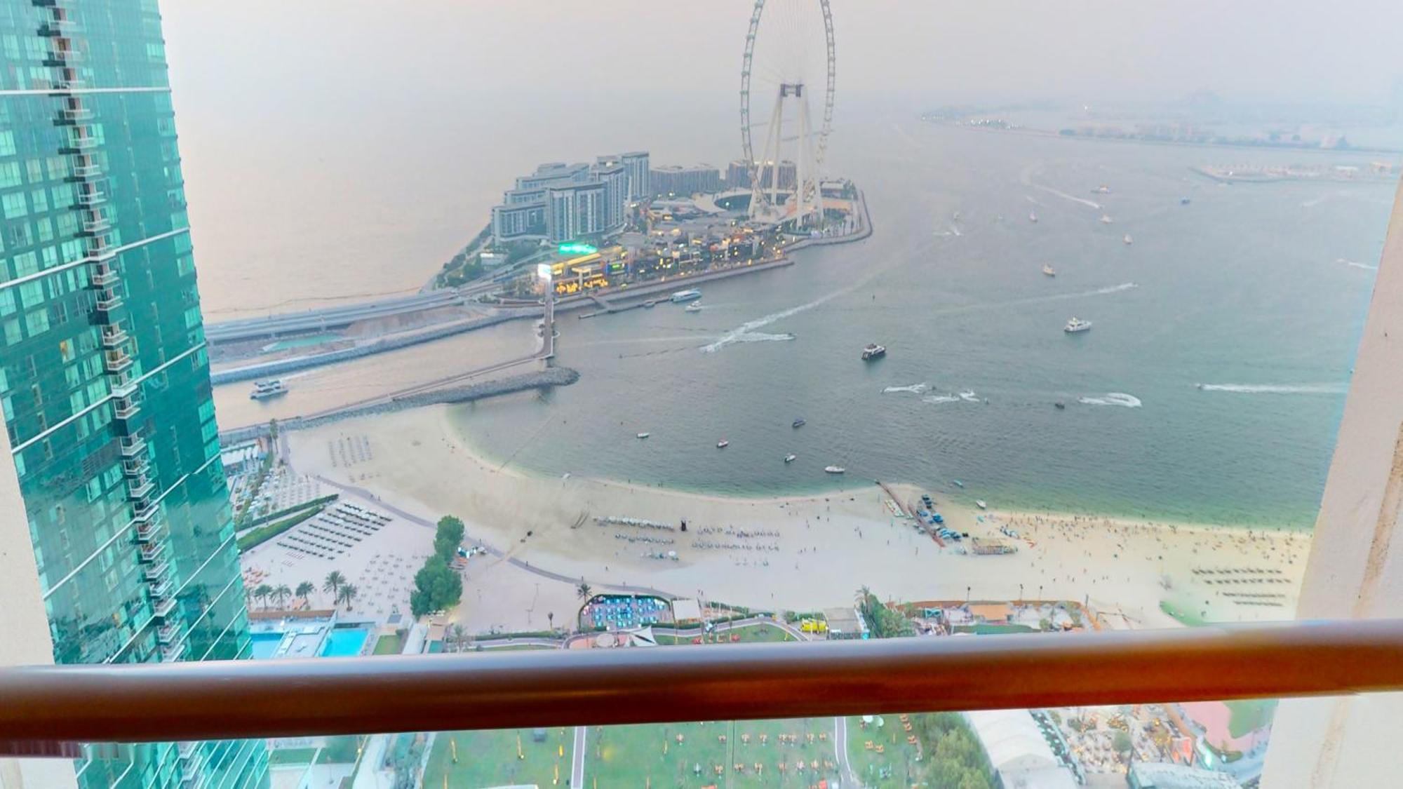 Amazing Views Eye & Palm Dubai