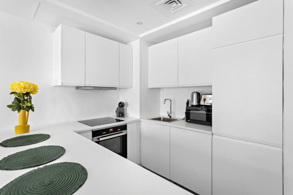 Stonetree - Stylish With Amazing Building Facilities *