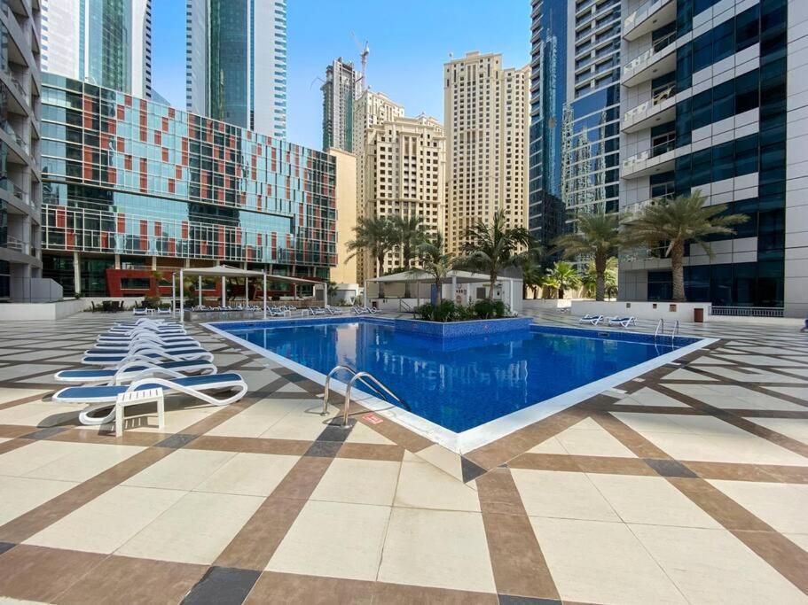 Stonetree - Stylish With Amazing Building Facilities Apartment *