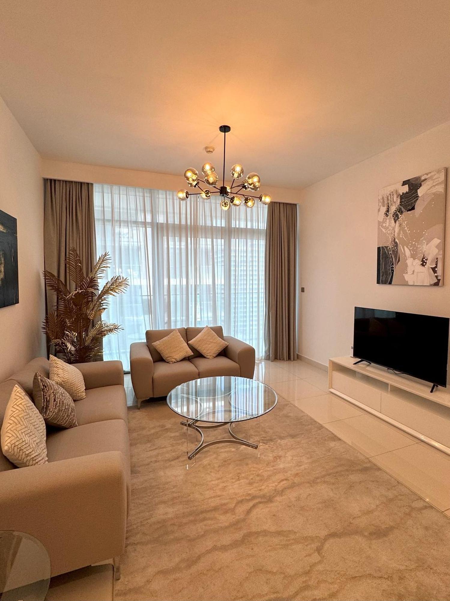 Apartment Luxury 2 Bedroom With Sea Views & Private Access