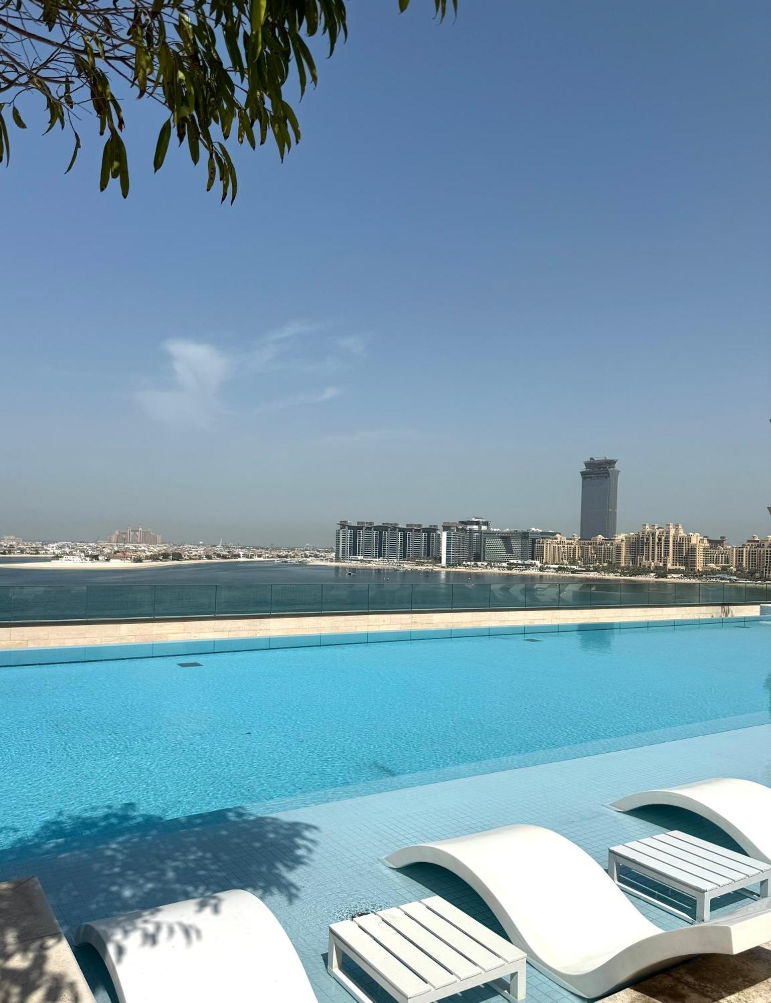 Apartment Luxury 2 Bedroom With Sea Views & Private Access *