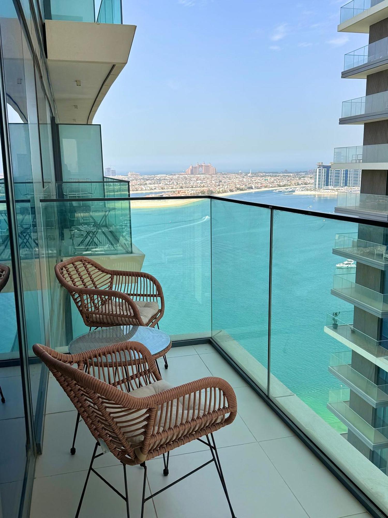 Luxury 2 Bedroom With Sea Views & Private Access * Dubai