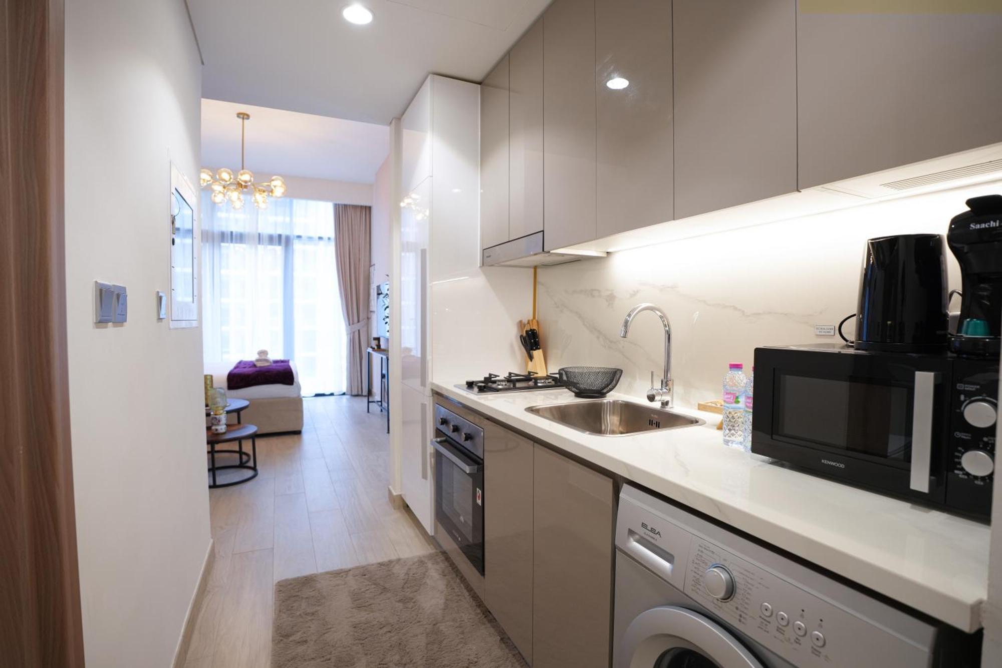 Apartment Modern In Azizi Riviera 45 *