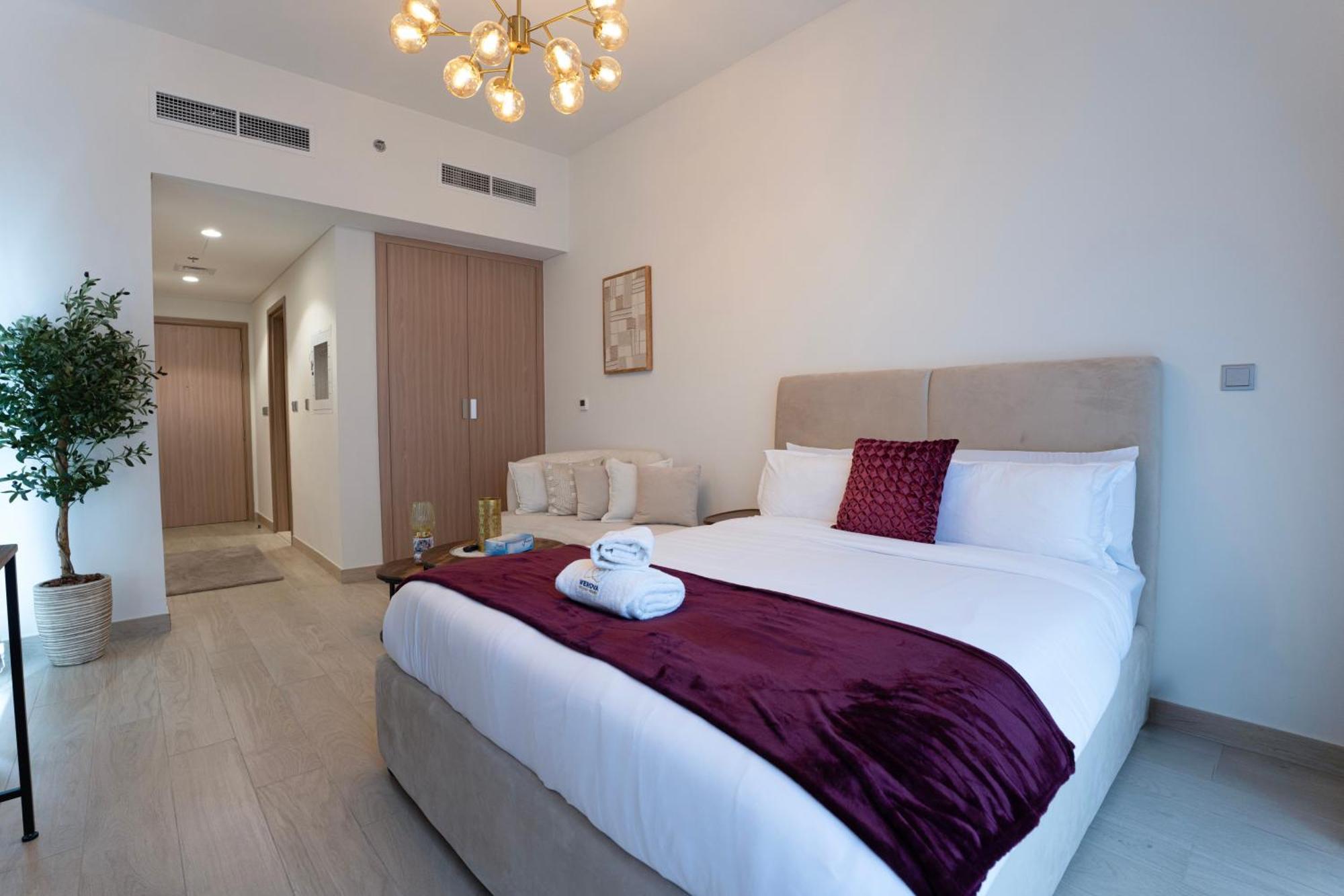 Modern In Azizi Riviera 45 * Dubai