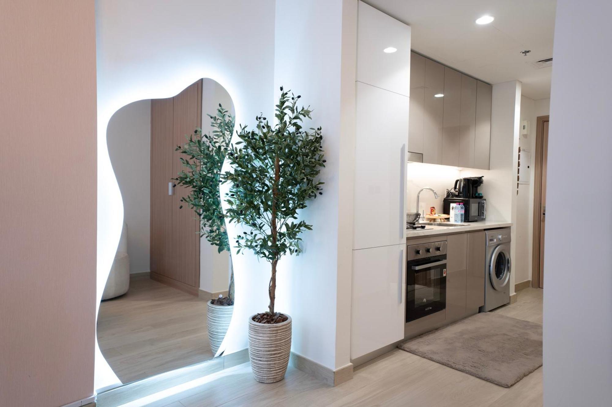 Modern In Azizi Riviera 45 * Dubai