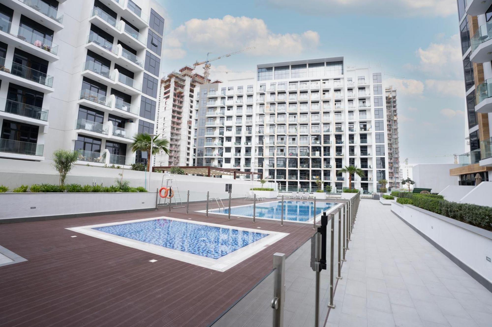 Modern In Azizi Riviera 45