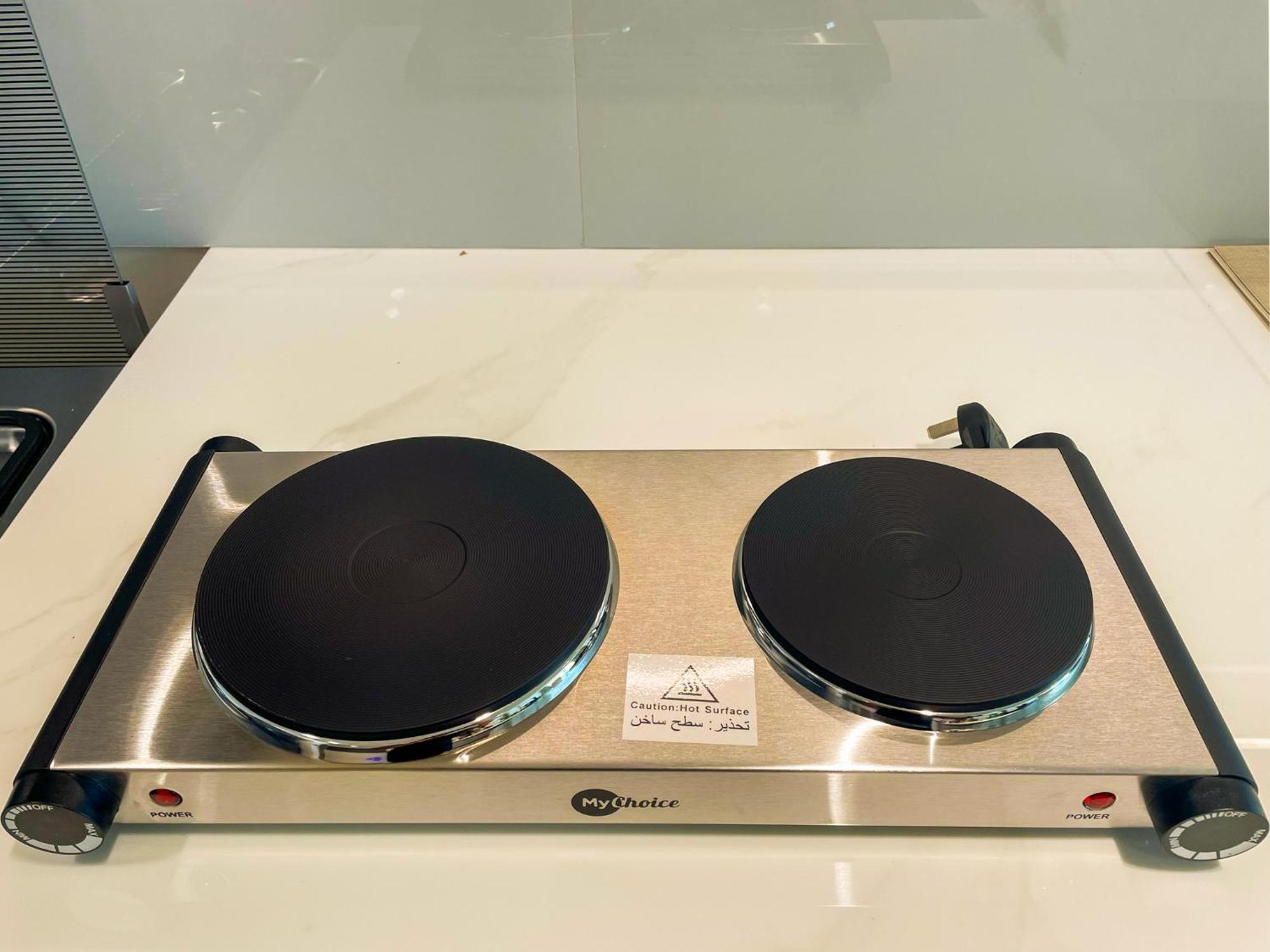 Scandinavian-inspired Comfort - Designer's Pick - Full-size Pool - Heart Of Jvc - Brand New Daire *