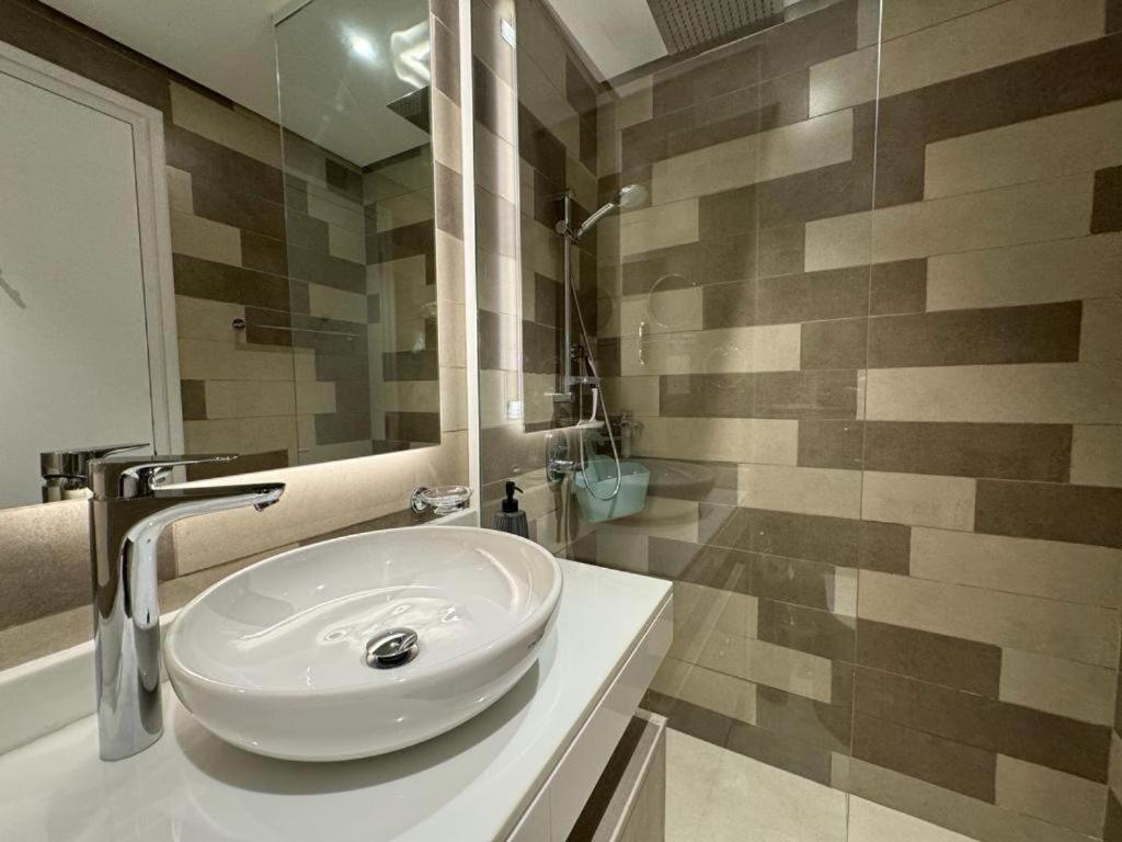 The Seven Palm With Free Rooftop Pool & Apartment *