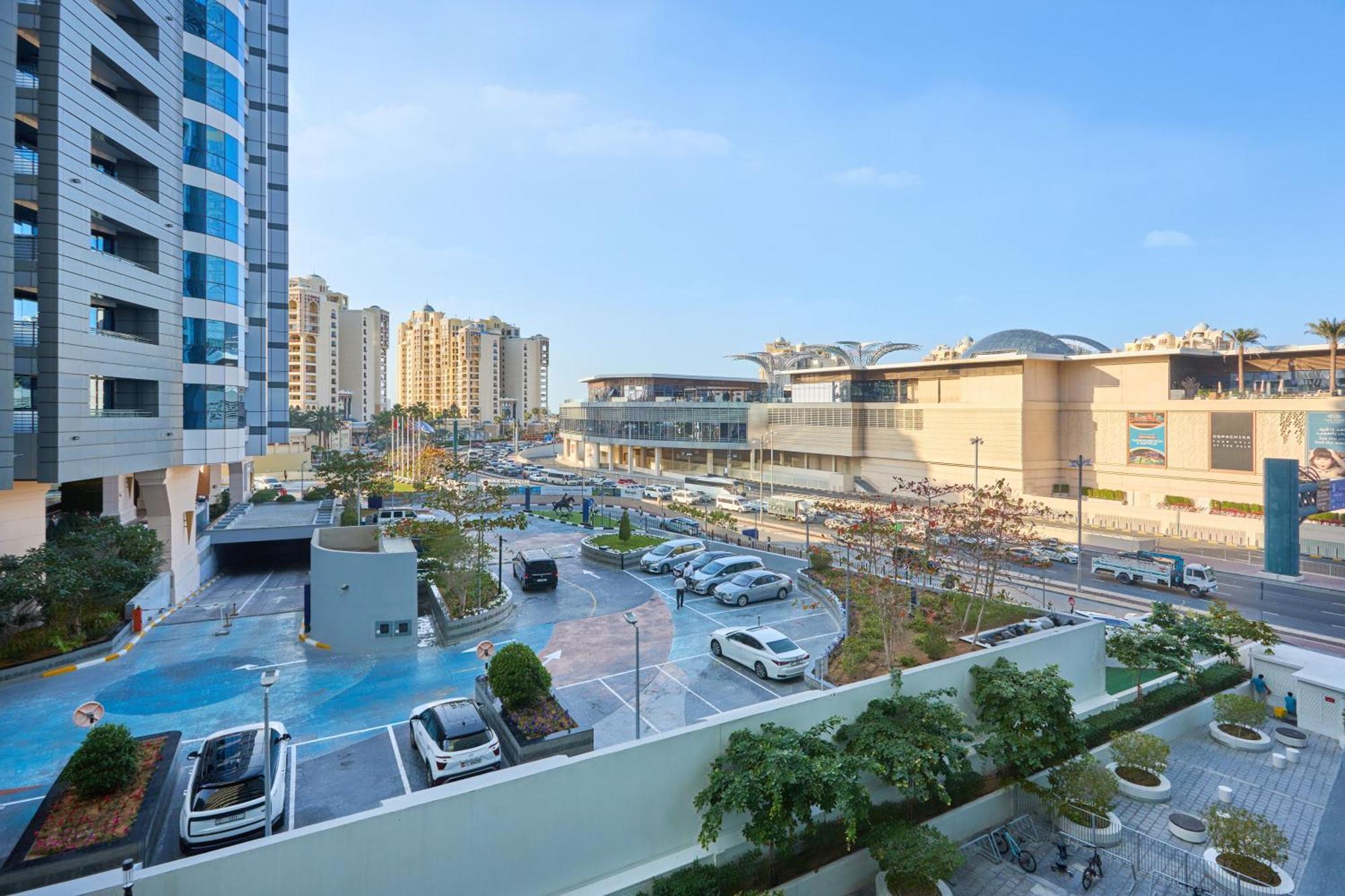 The Seven Palm With Free Rooftop Pool & Dubai