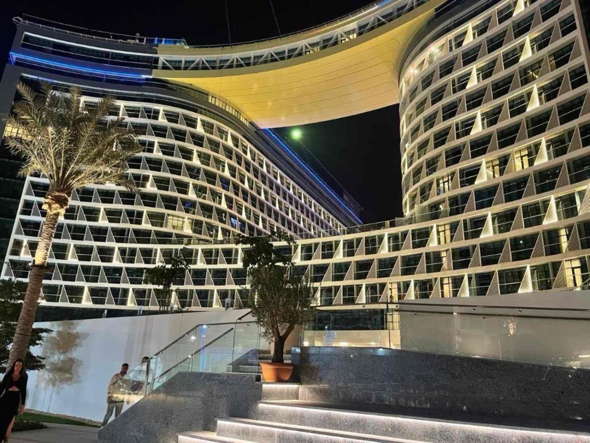 The Seven Palm With Free Rooftop Pool & Apartment Dubai