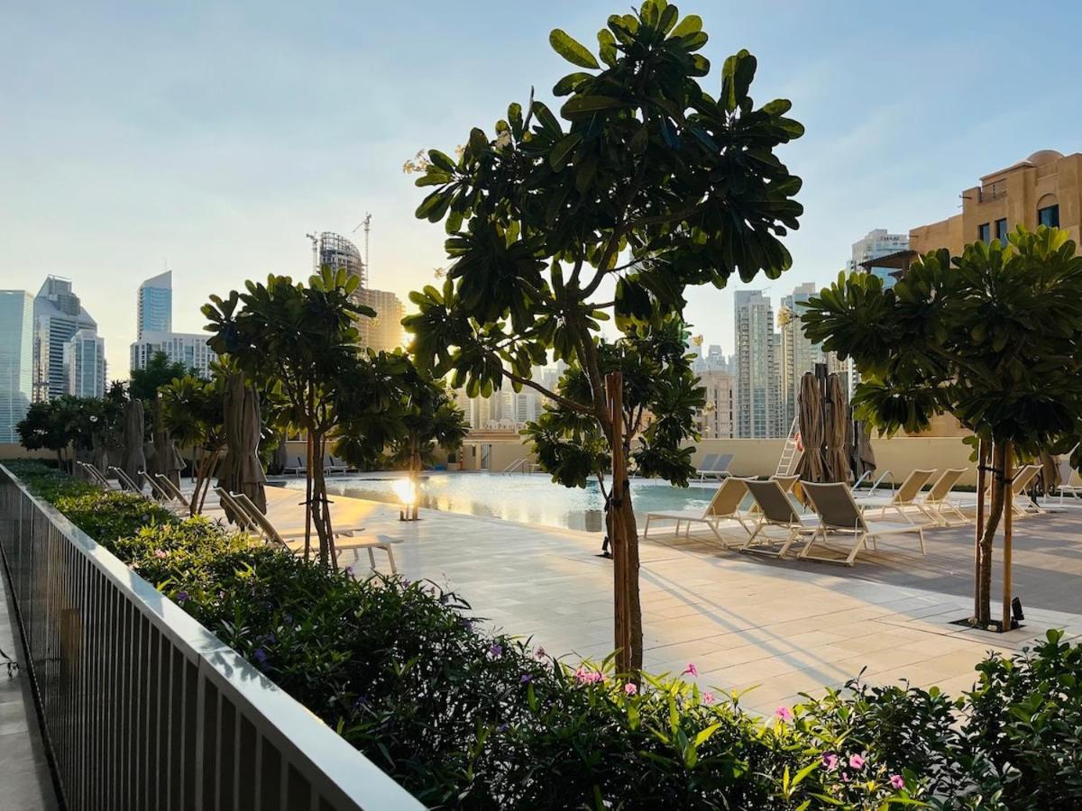 Apartment Walk To Mall- Enjoy Burj Khalifa Show