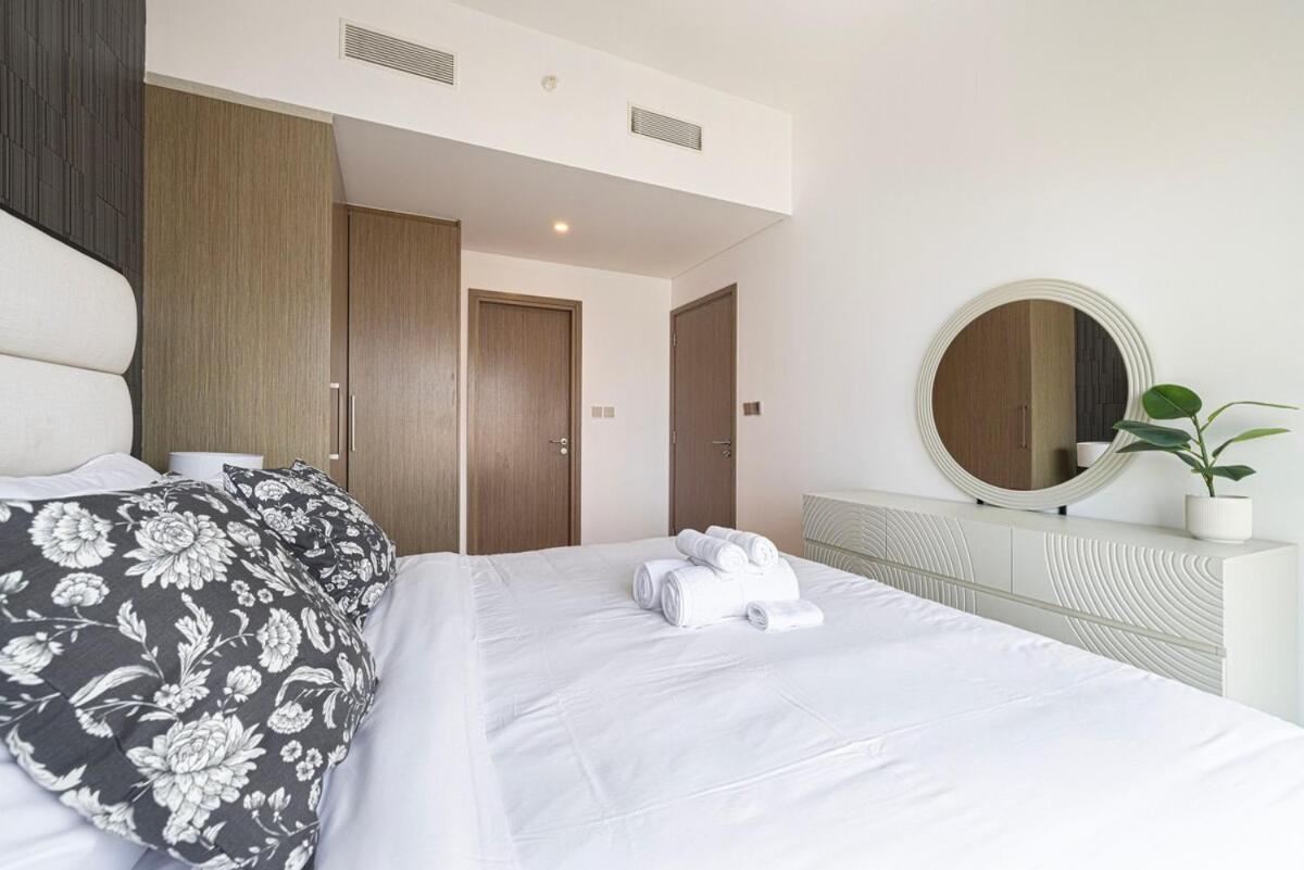 Apartment Walk To Mall- Enjoy Burj Khalifa Show *