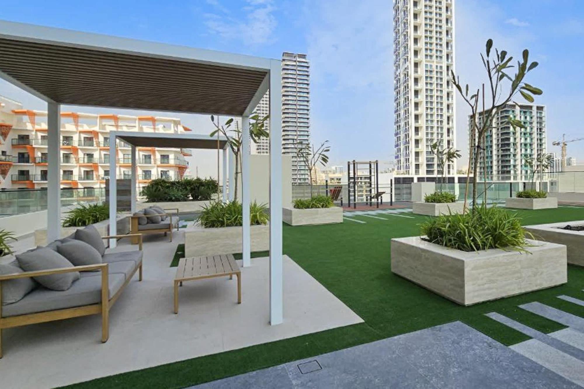 Apartment Skyline Views In 1 Bedroom At Binghatti Onyx Dubai