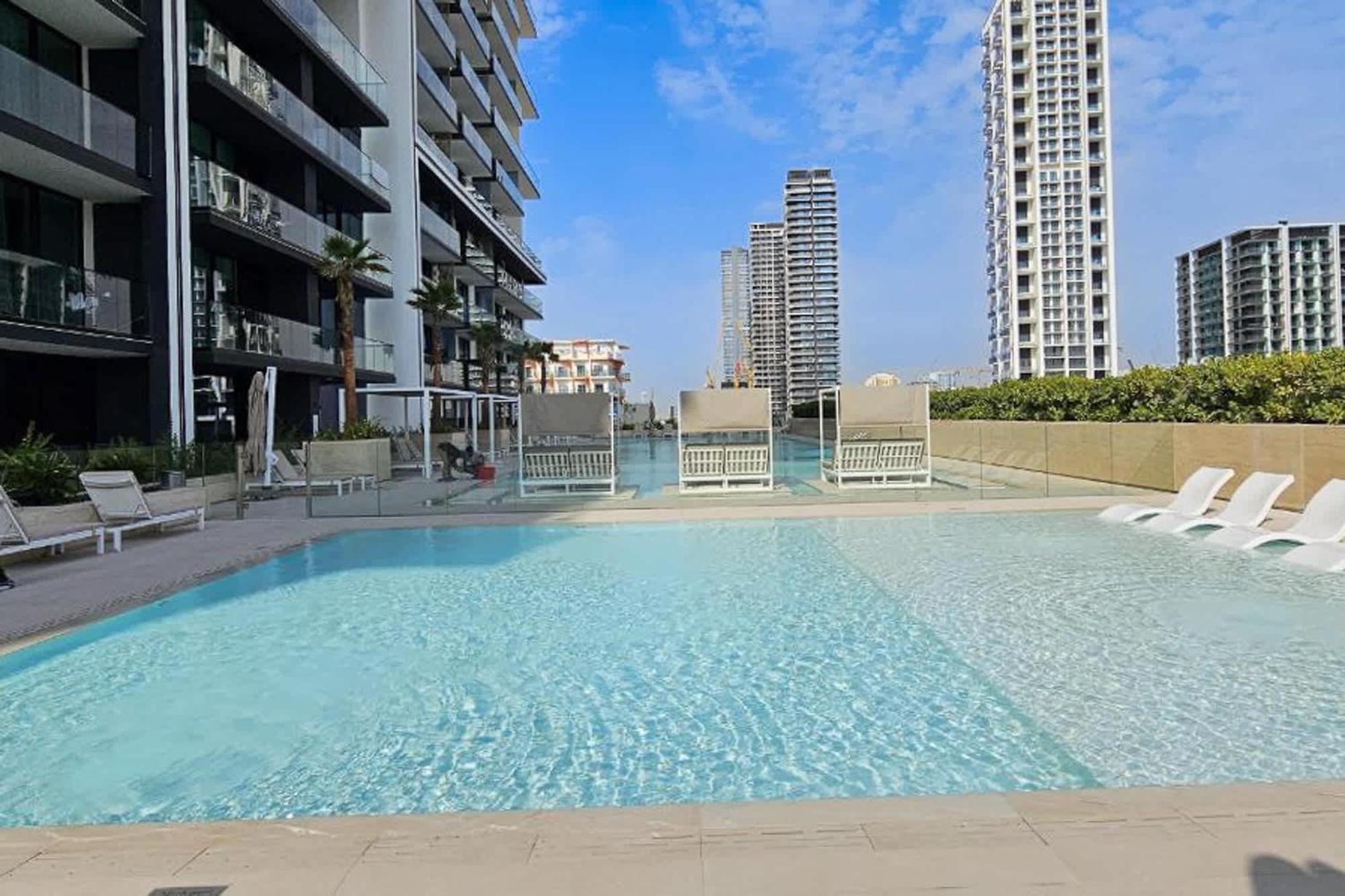Skyline Views In 1 Bedroom At Binghatti Onyx Apartment
