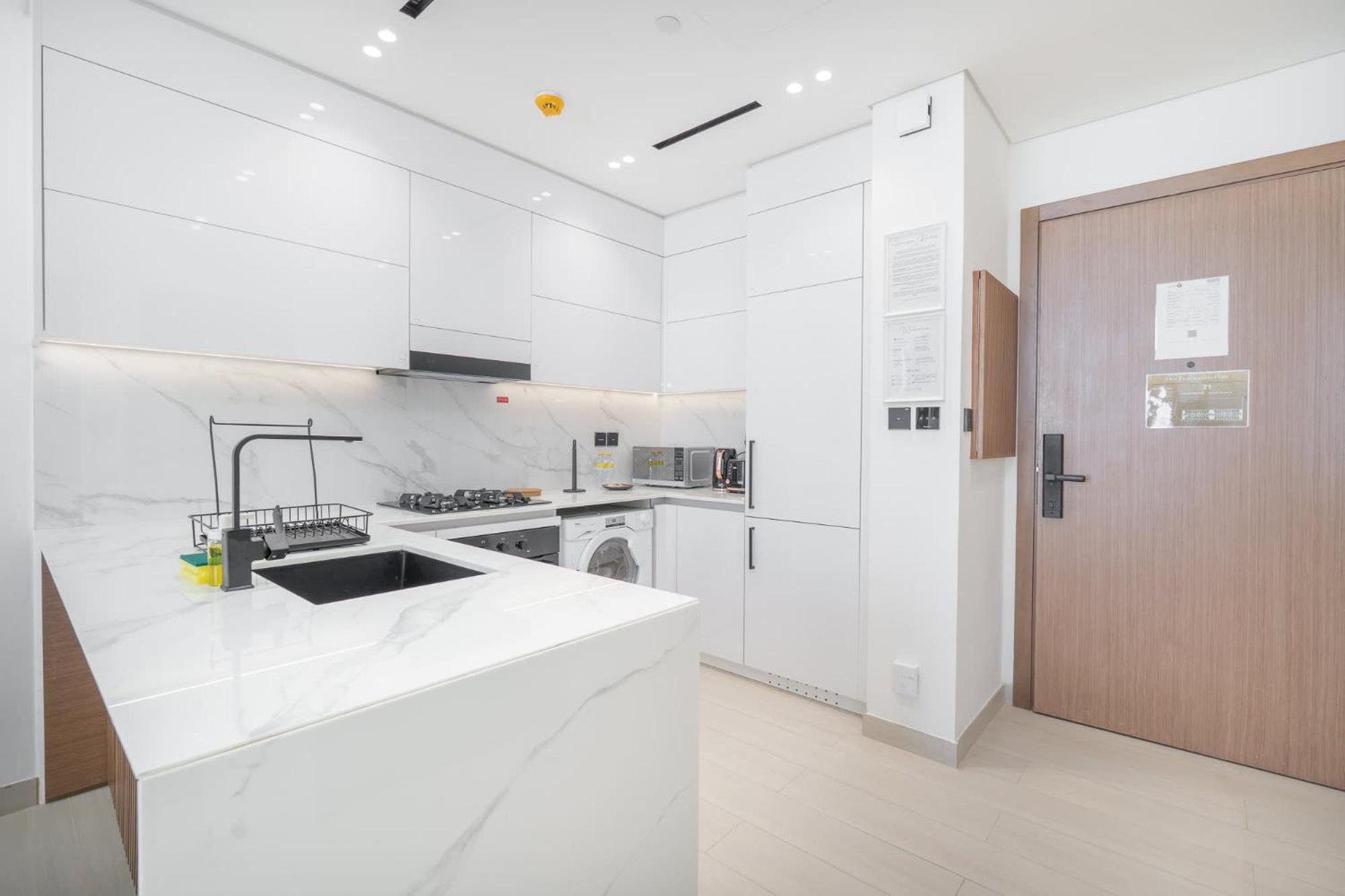 Skyline Views In 1 Bedroom At Binghatti Onyx