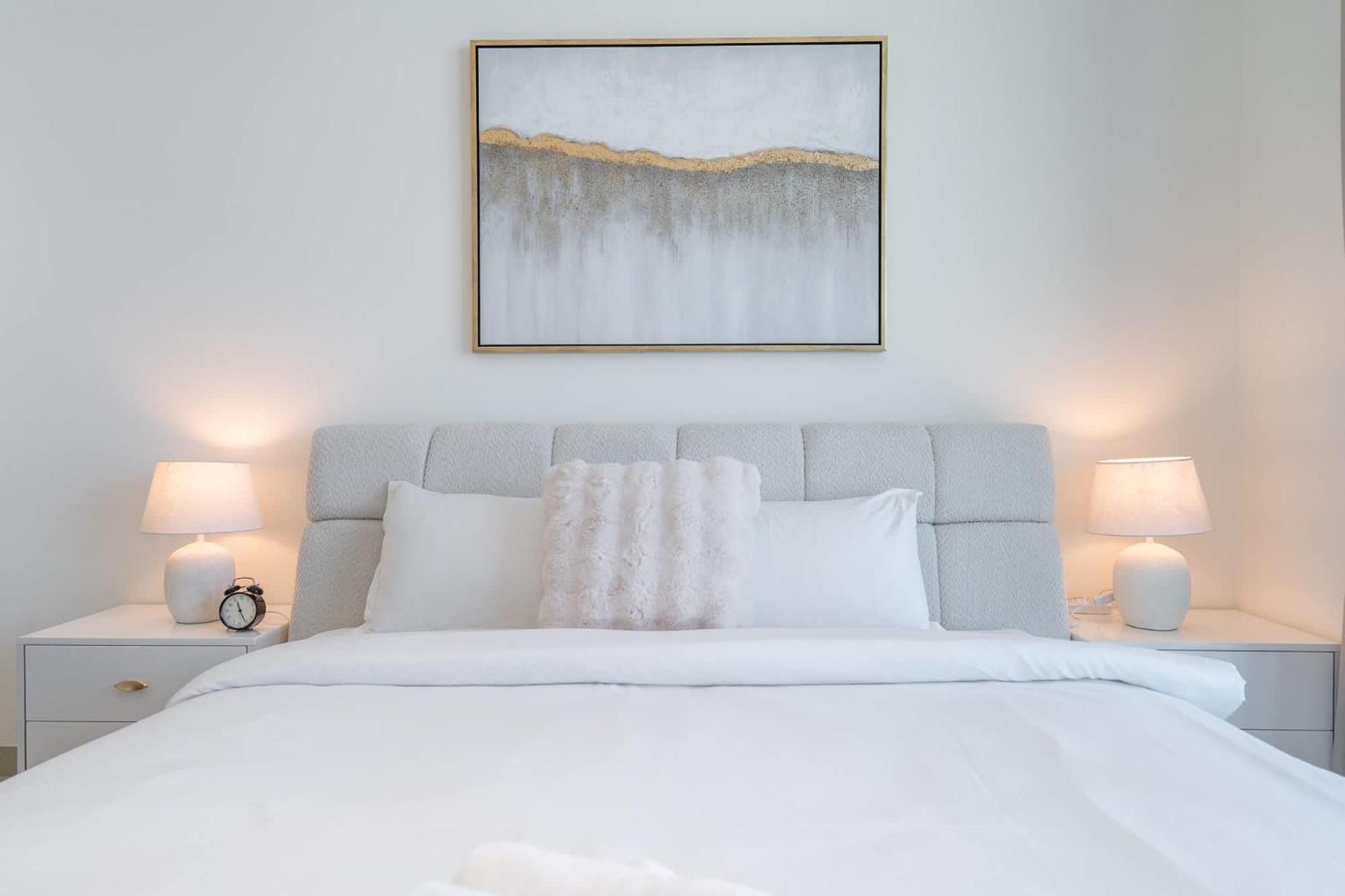 Skyline Views In 1 Bedroom At Binghatti Onyx Apartment