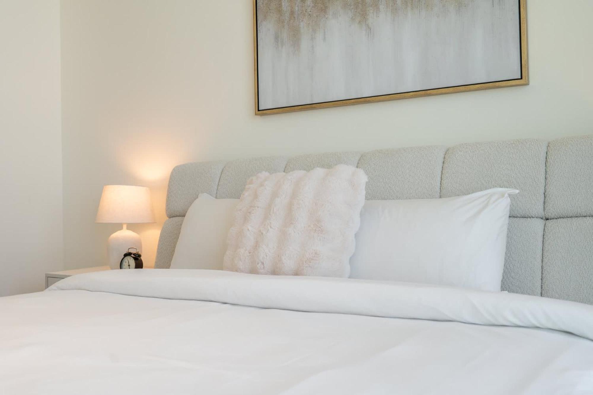 Skyline Views In 1 Bedroom At Binghatti Onyx