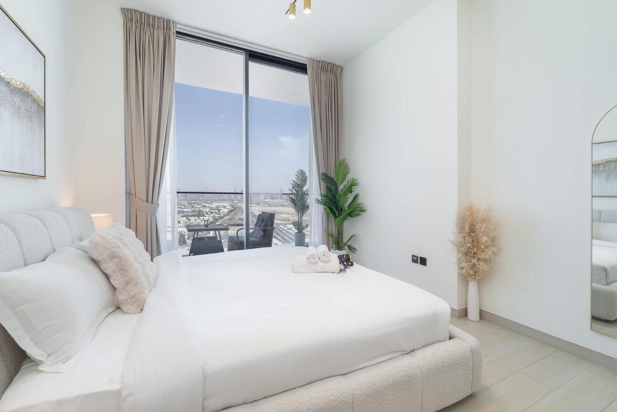 Skyline Views In 1 Bedroom At Binghatti Onyx Apartment