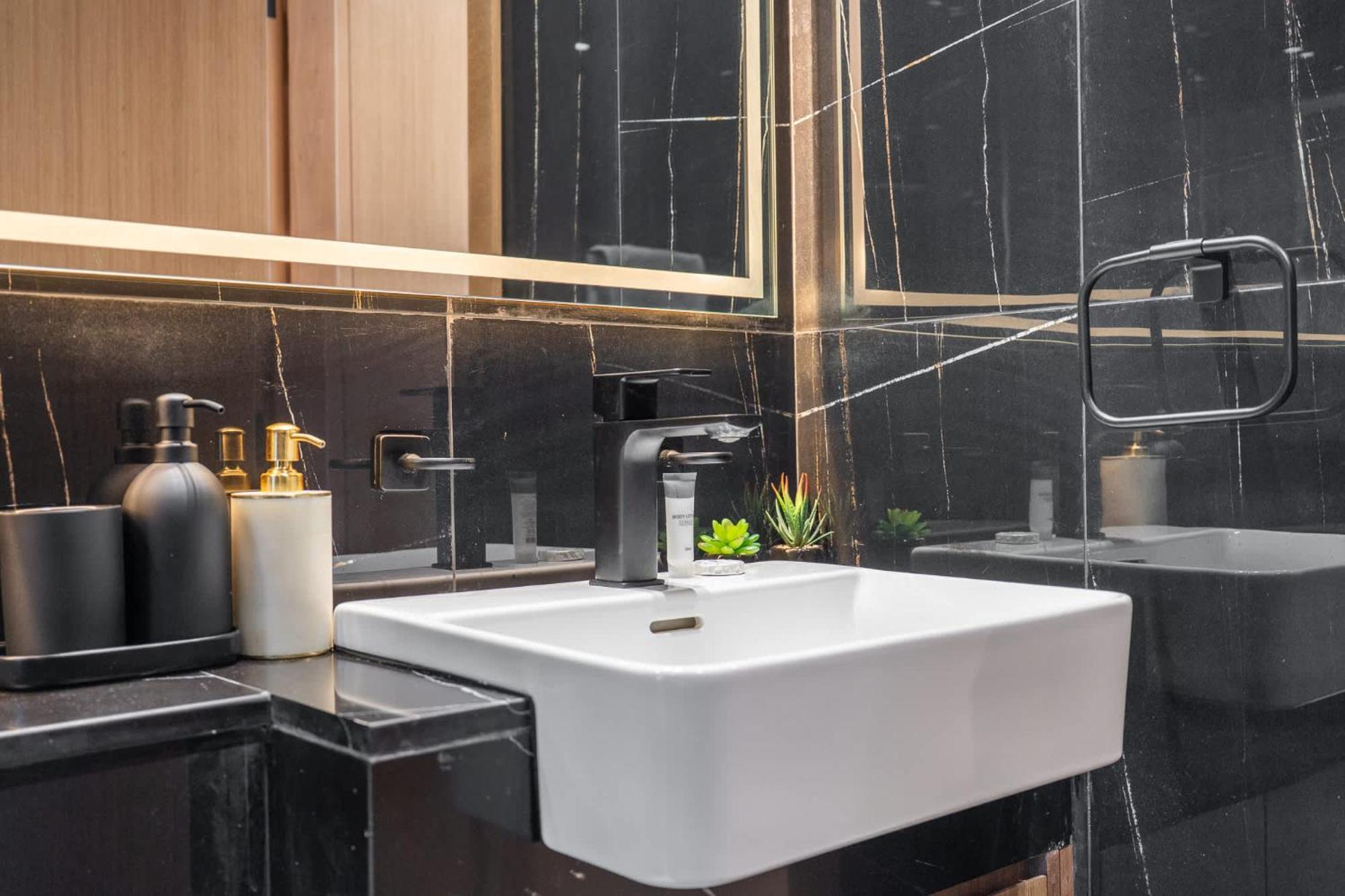 Apartment Skyline Views In 1 Bedroom At Binghatti Onyx