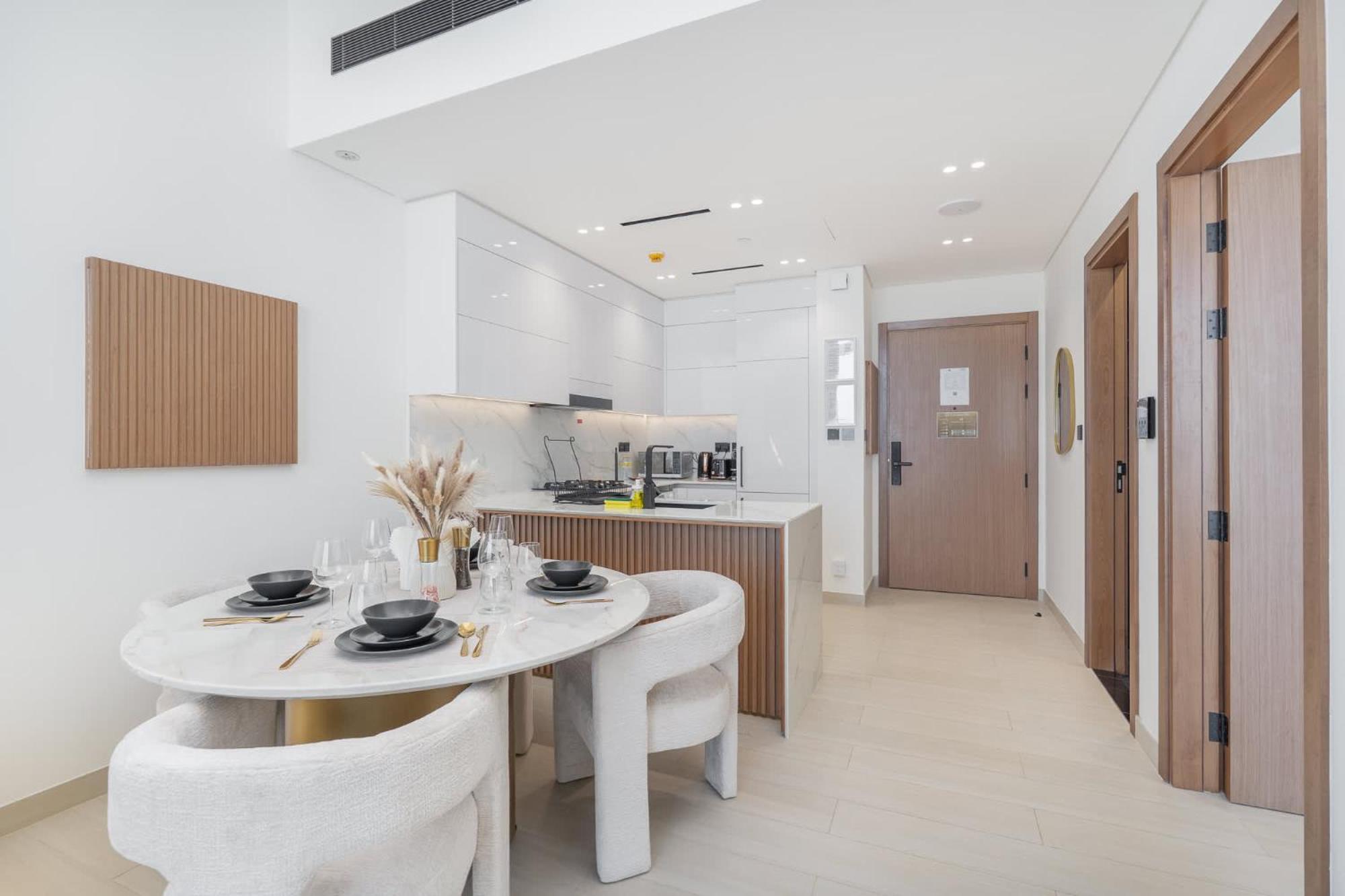 Apartment Skyline Views In 1 Bedroom At Binghatti Onyx Dubai
