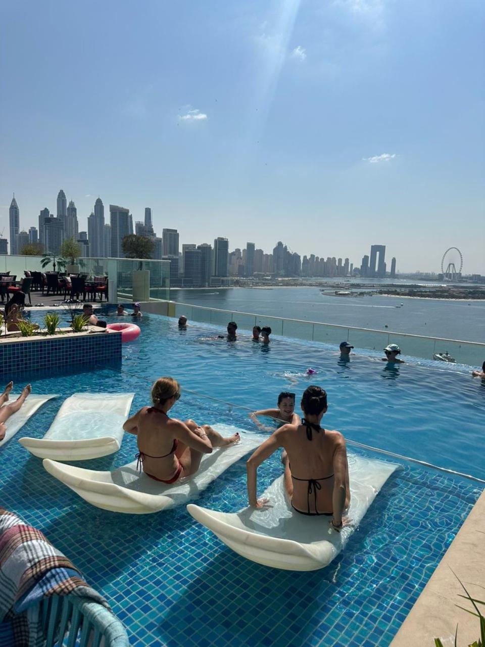 7 Palm Jumeirah One Bedroom Apartment Dubai
